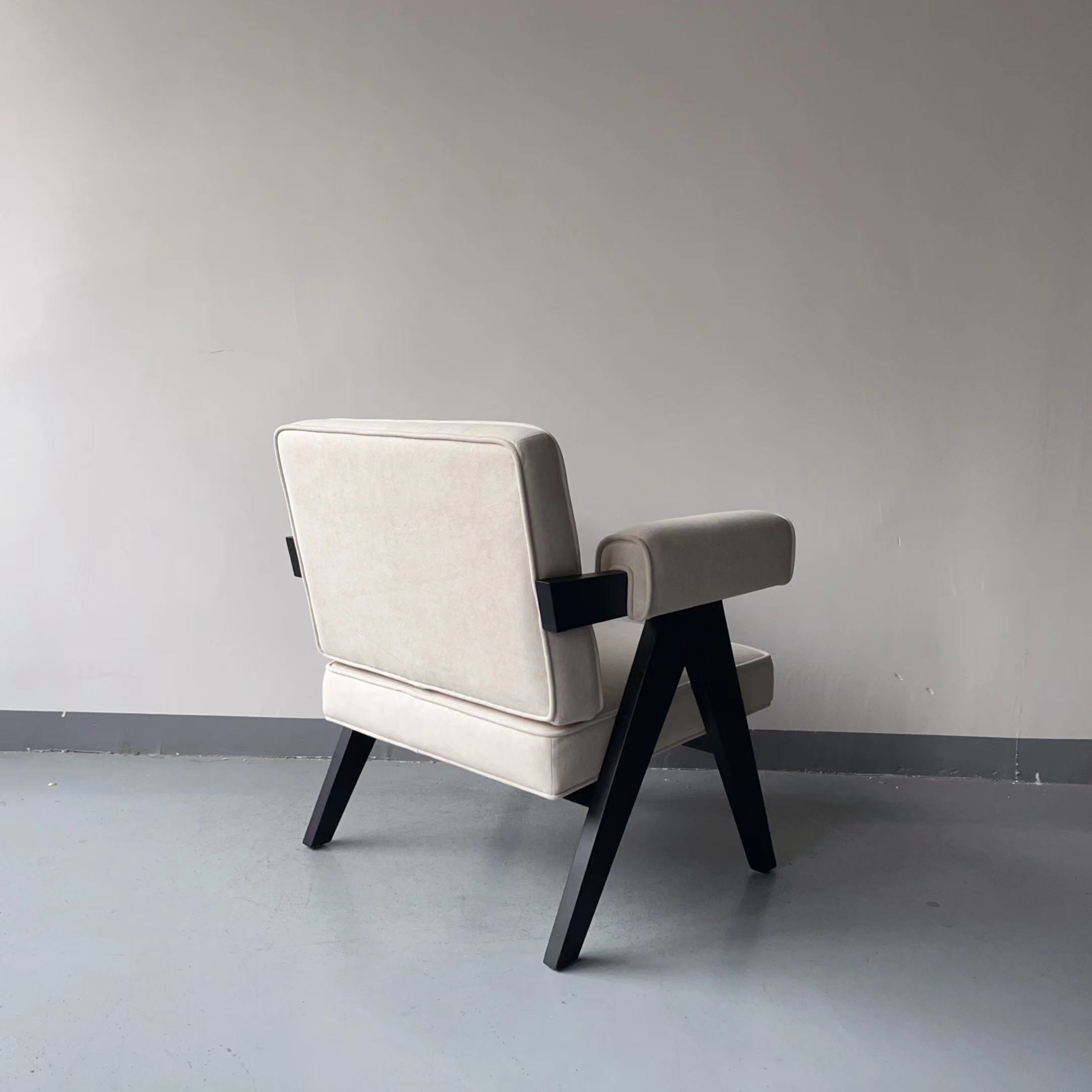 velvet upholstered lounge single chair