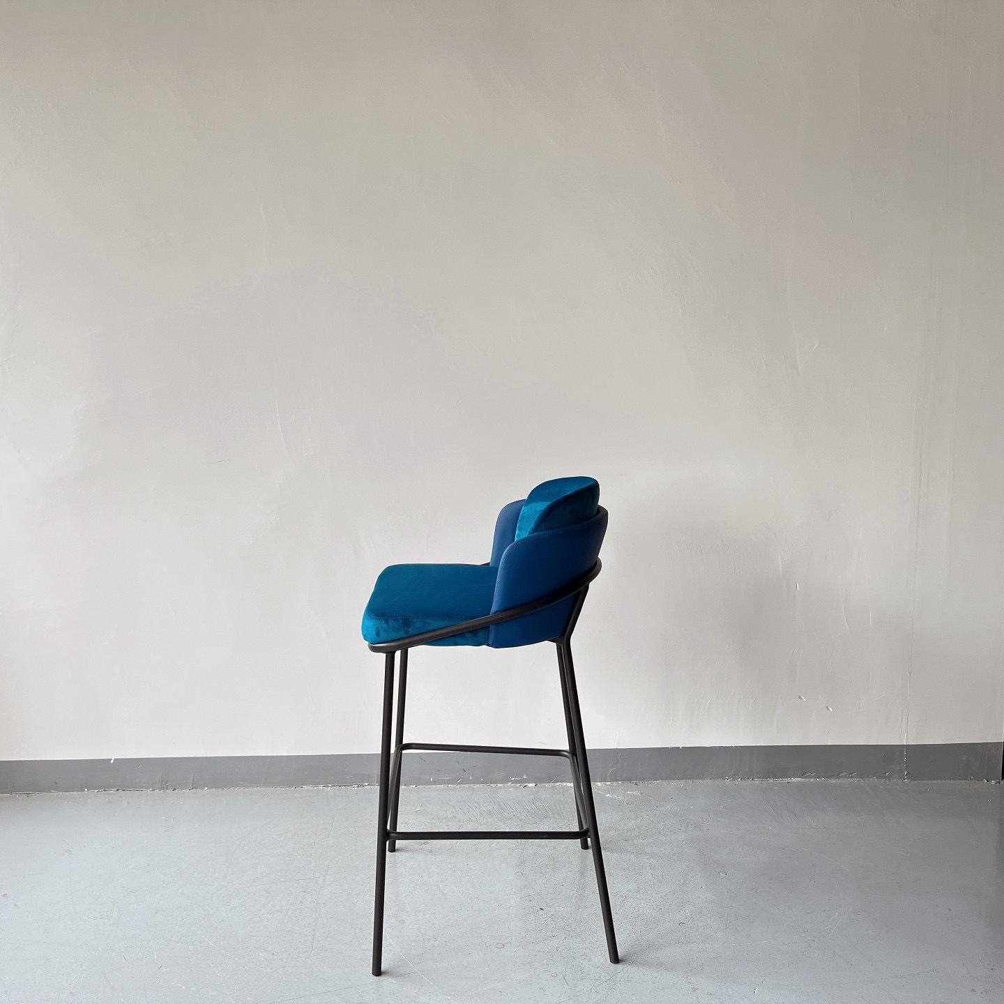 metal high bar stool chair