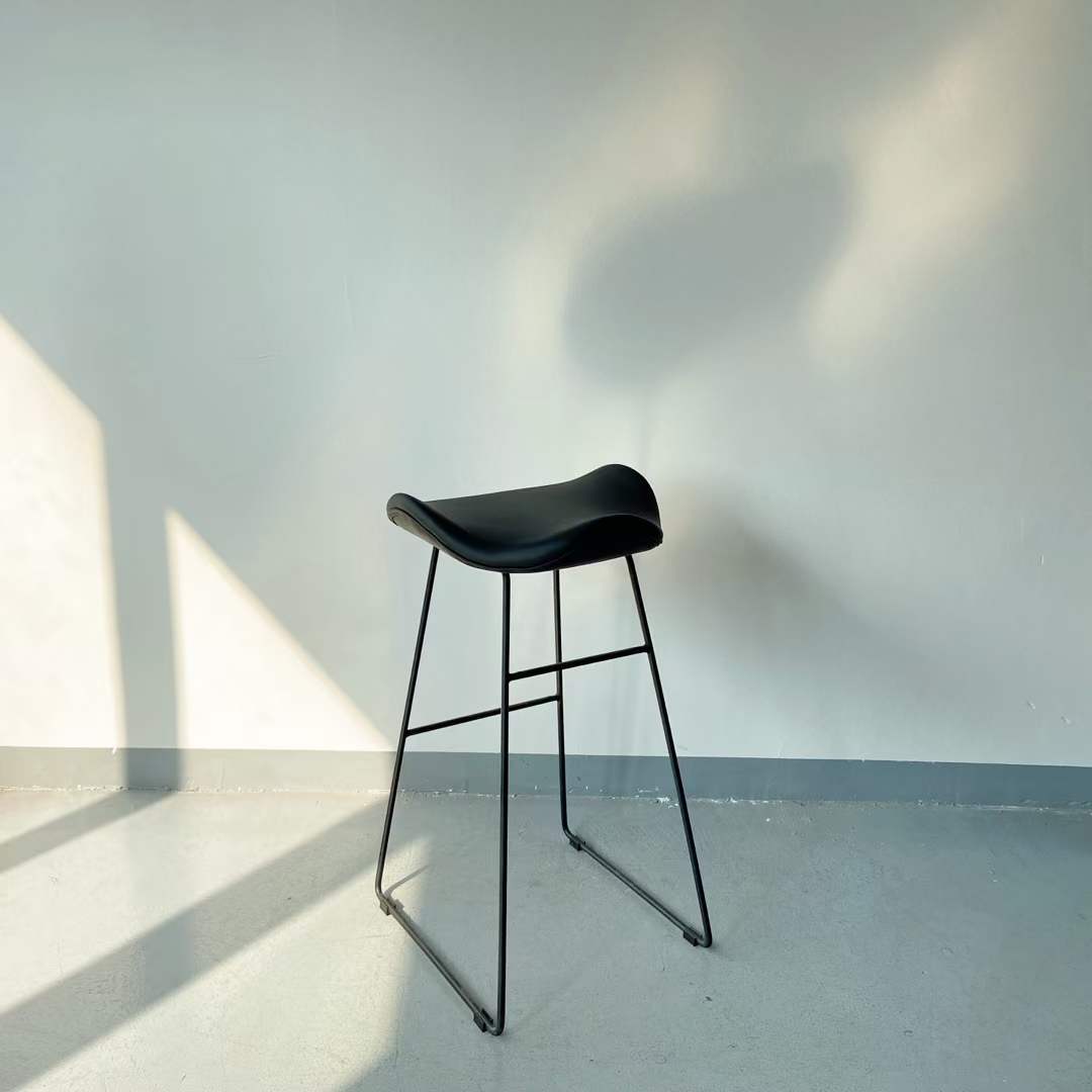 leaf seat high bar stools