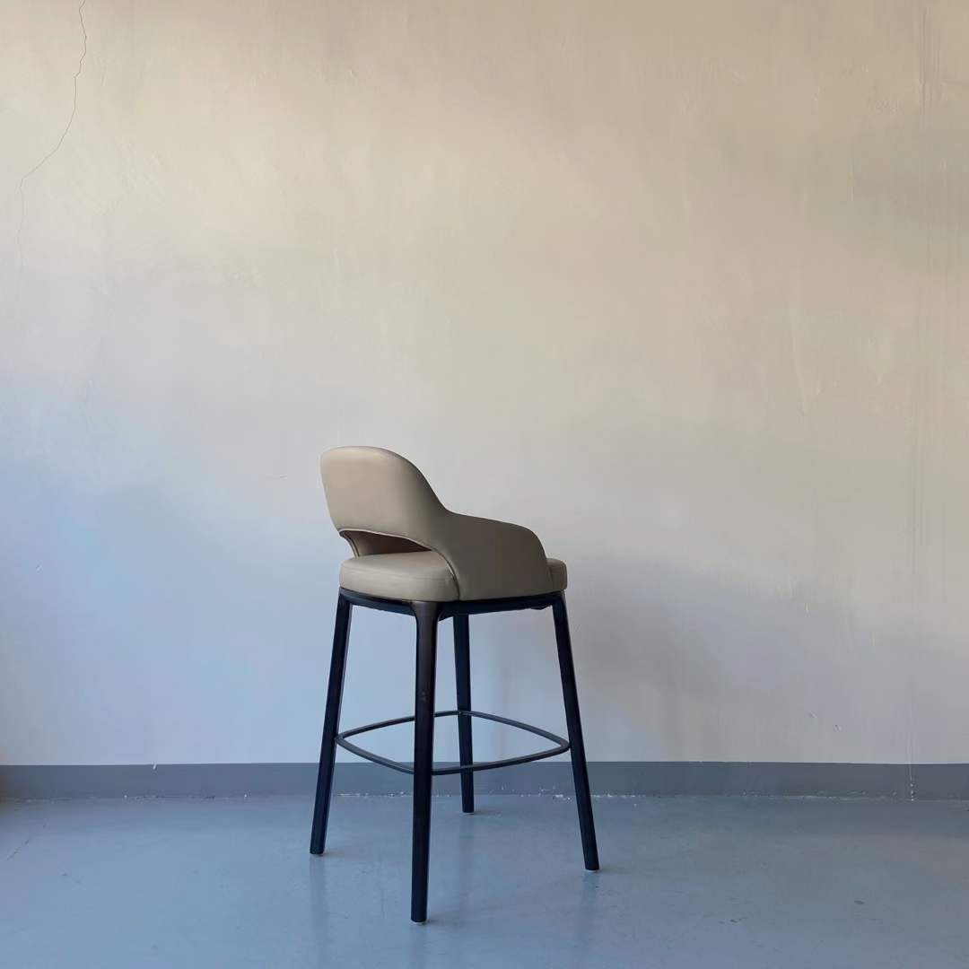 armrest wooden high bar chair