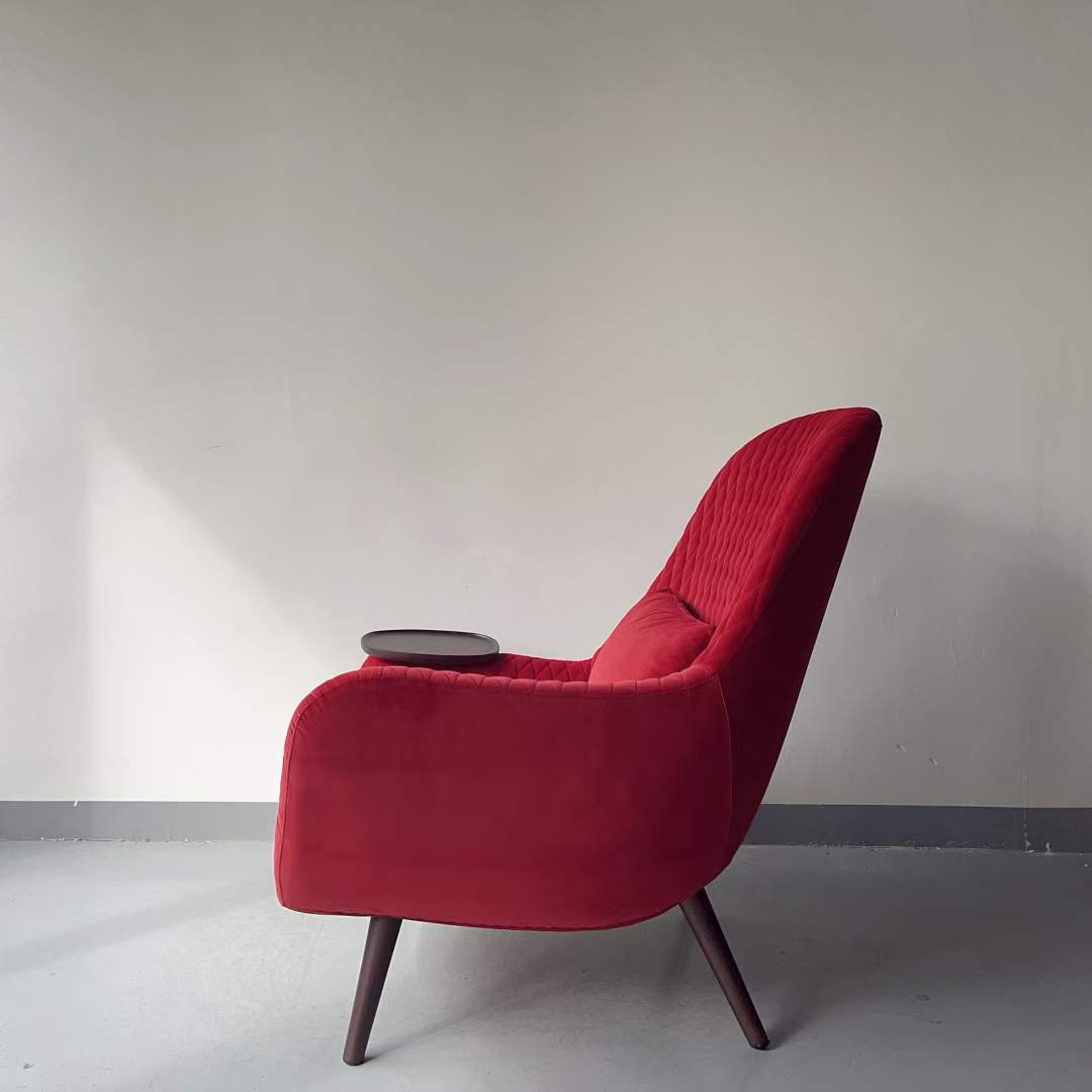 lounge chair POM-1
