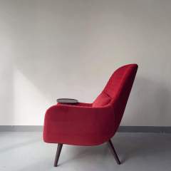 lounge chair POM-1
