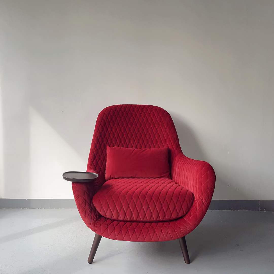 lounge chair POM-1