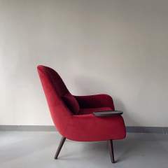 lounge chair POM-1