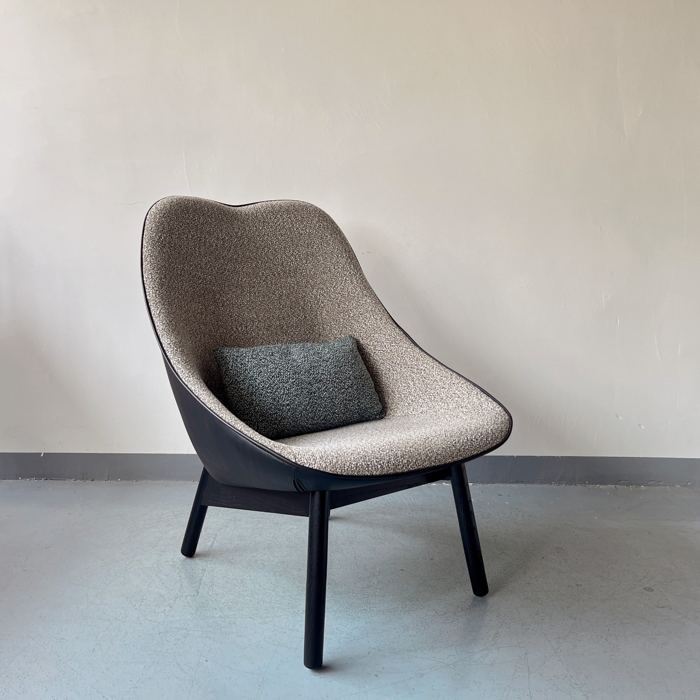 'Uchiwa' lounge chair by Doshi Levien for Hay