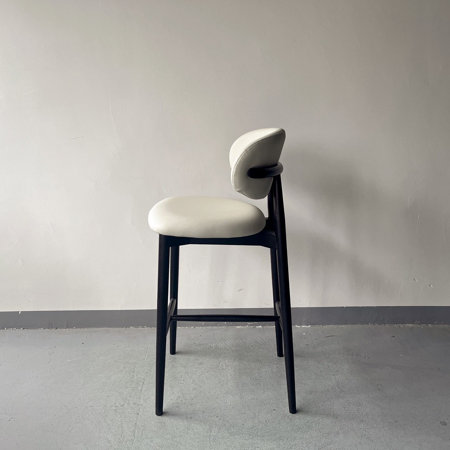 OLEANDRO wooden high bar chair SOQ-86C