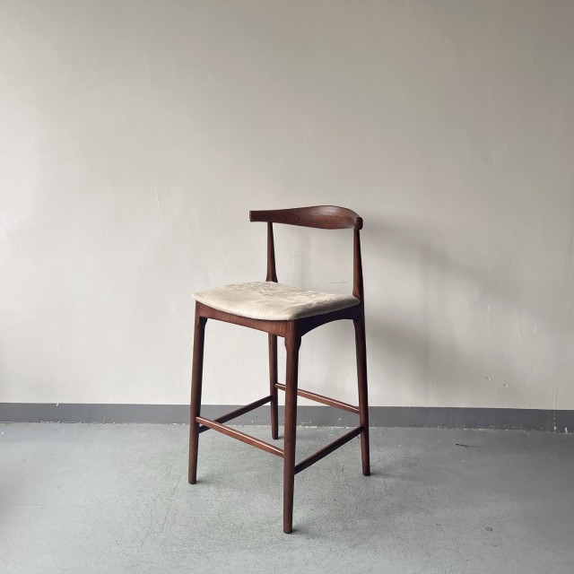 Modern Accent Dining Elbow Chair Barstool Solid Wood Farmhouse Counter Stool with PU Leather Cushion Seat NJY-002