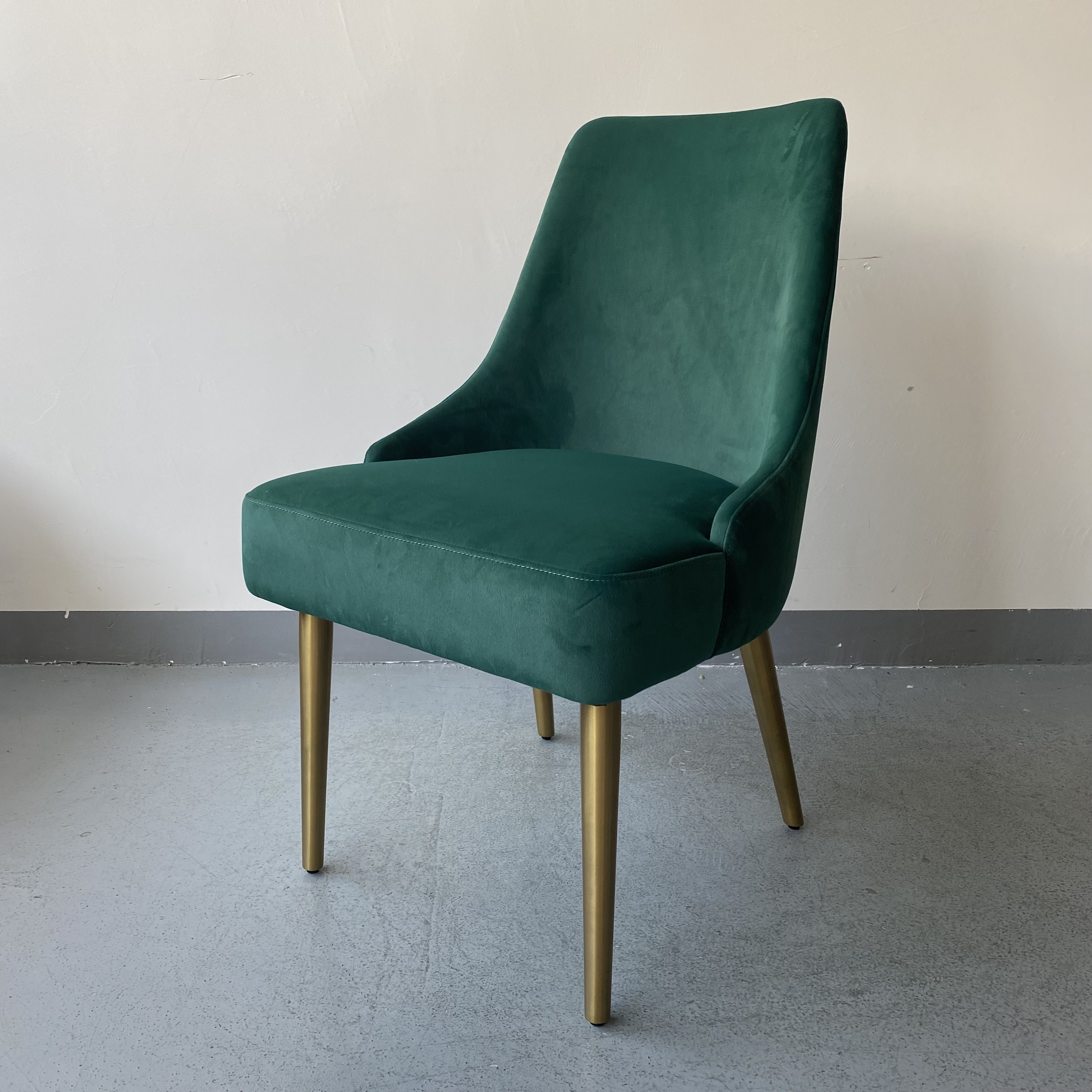 SOF made in China Velvet Green Dining Chairs Soft Seat and Back Velvet Living Room Chairs with Sturdy Metal Legs Kitchen Chairs