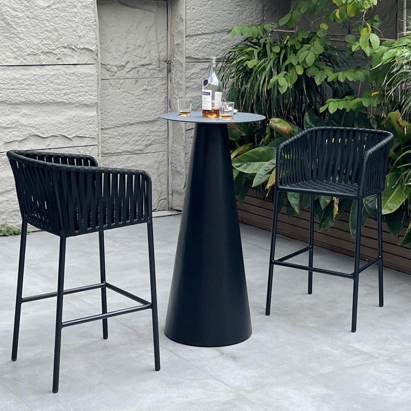 Elegant Aluminum Alloy Outdoor Bar Table - Stylish and Sturdy for Comfortable Gatherings