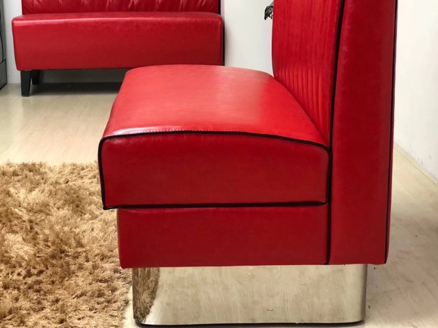 SOF Nostalgic 1950s Retro Leather Booth Sofa with Stainless Steel Base for Restaurants
