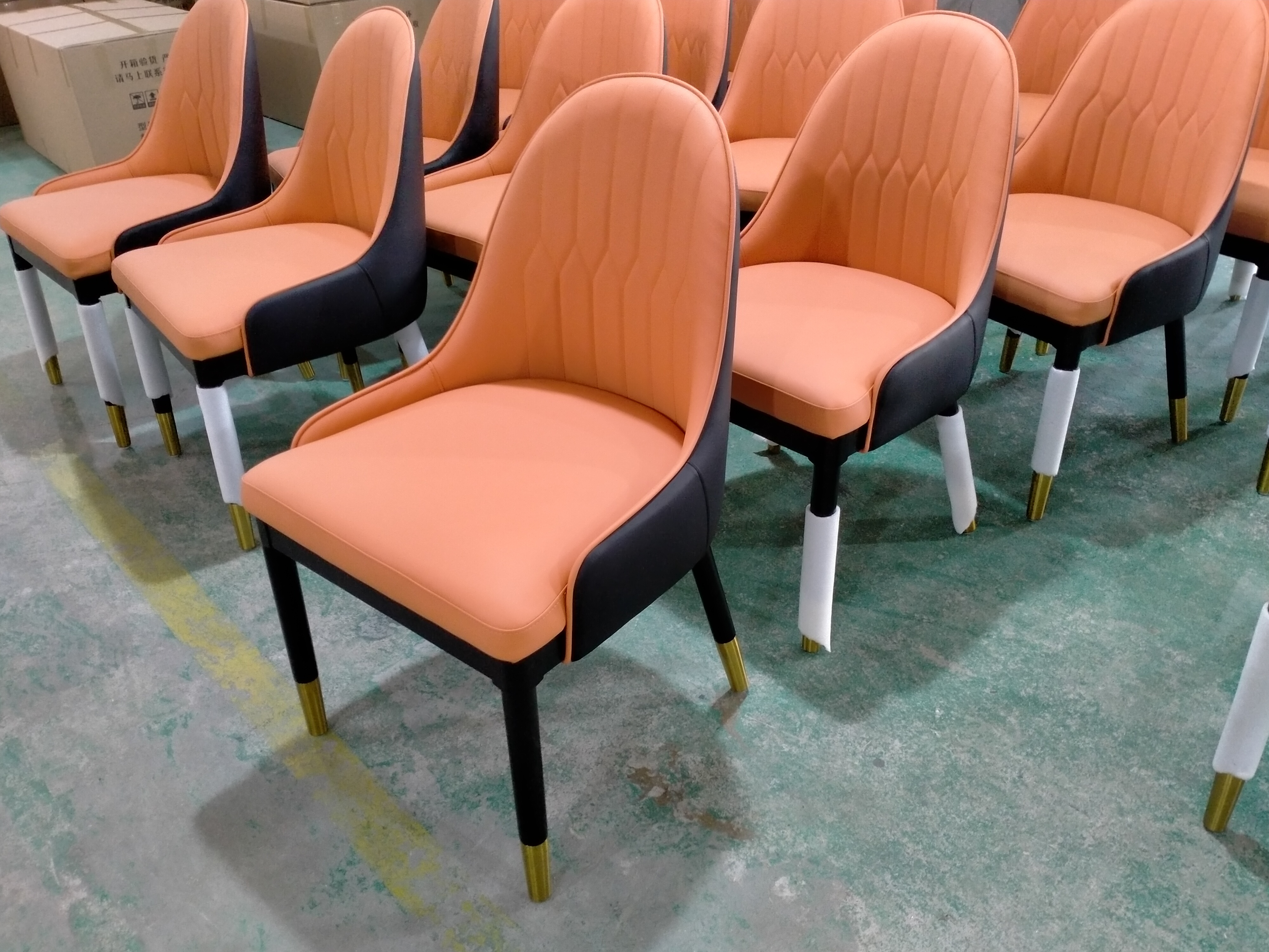SOF Restaurant Furniture Contemporary Orange Indoor Dining Chair with Durable Wood Frame Made in China