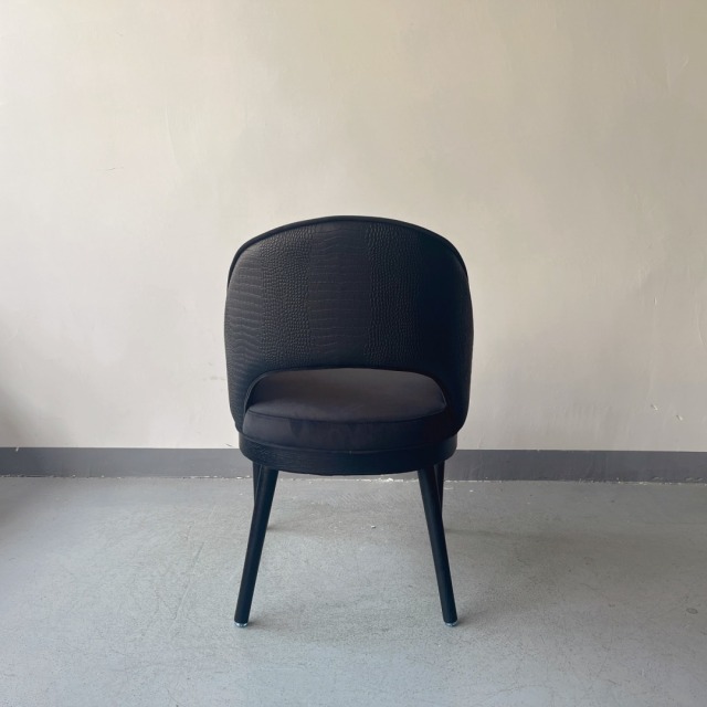 SOF Restaurant Furniture: Premium Durable Leather Upholstered Dining Chair with Ash Wood Legs