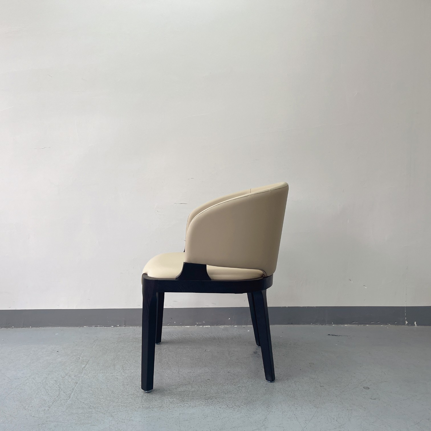 Sunrise Oriental Furniture VELIS Chair