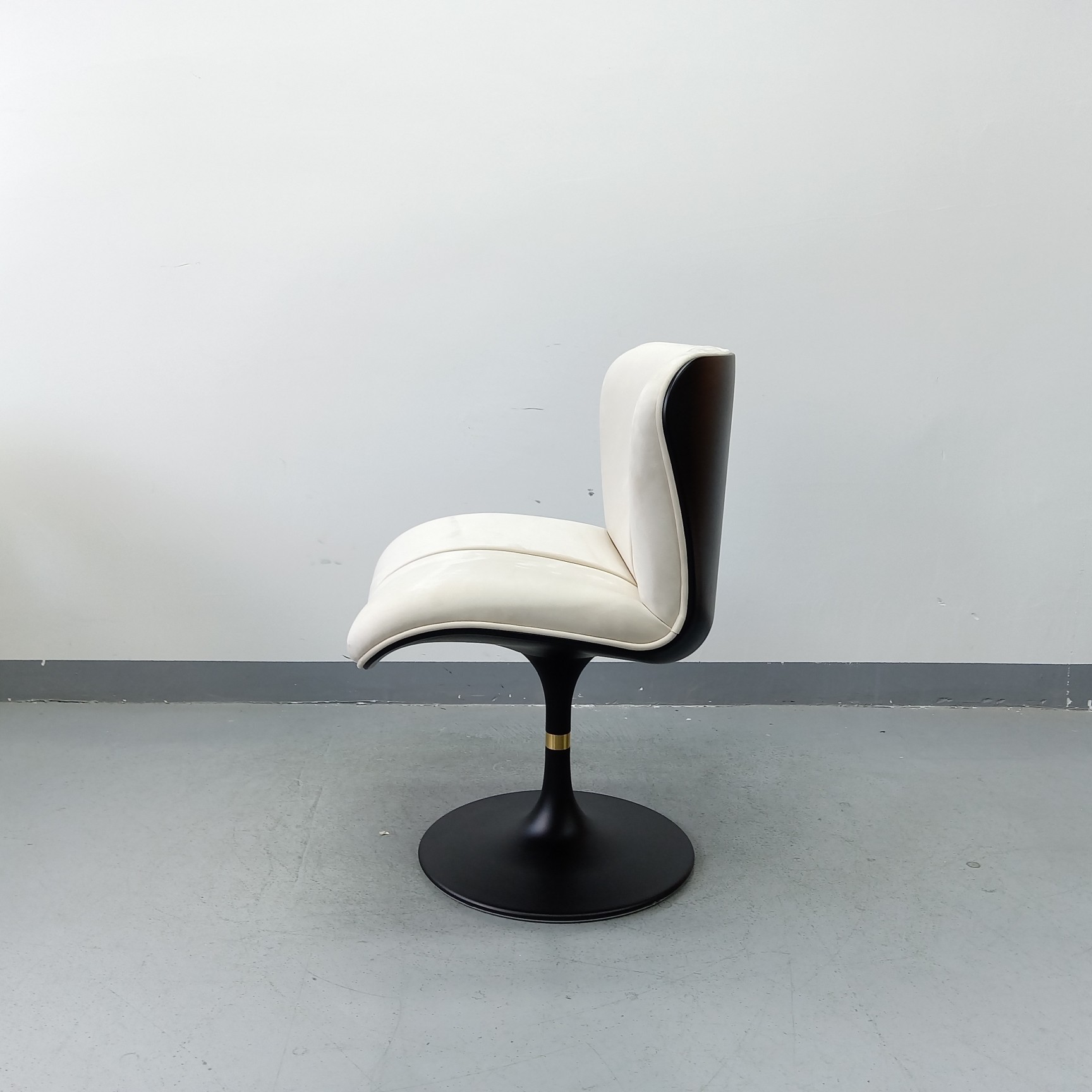 Sunrise Oriental Furniture - Marilyn Revolving Chair