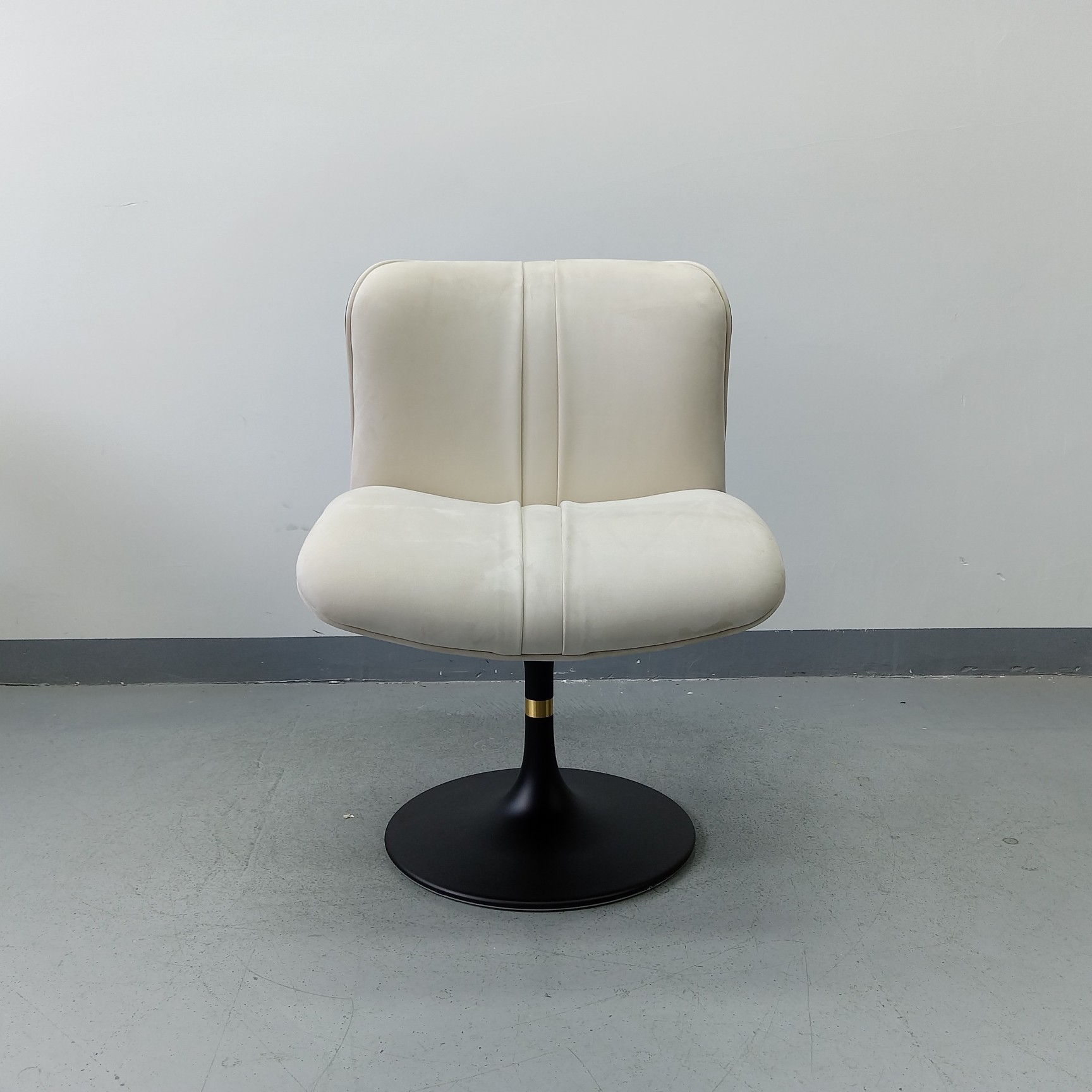 Sunrise Oriental Furniture - Marilyn Revolving Chair