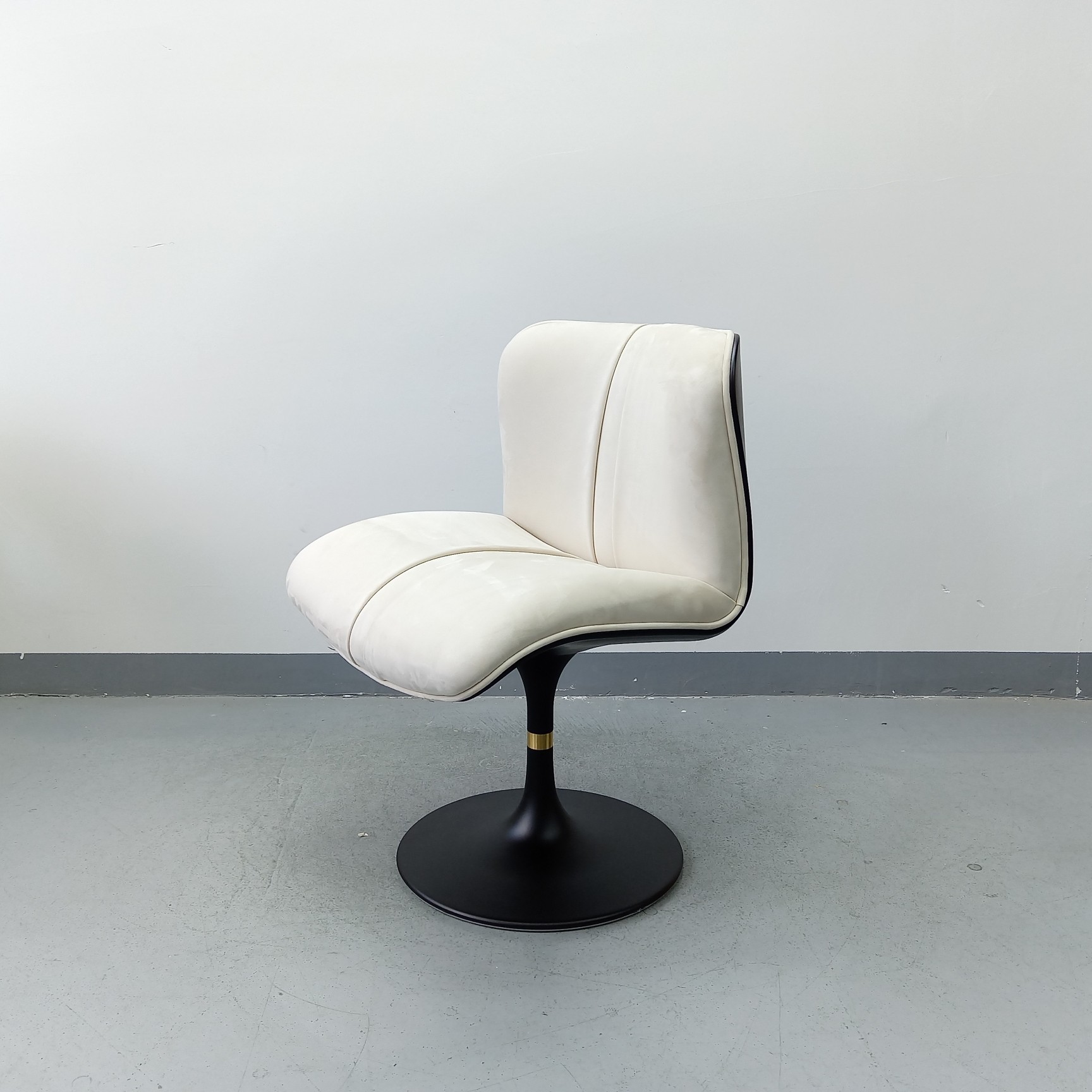 Sunrise Oriental Furniture - Marilyn Revolving Chair
