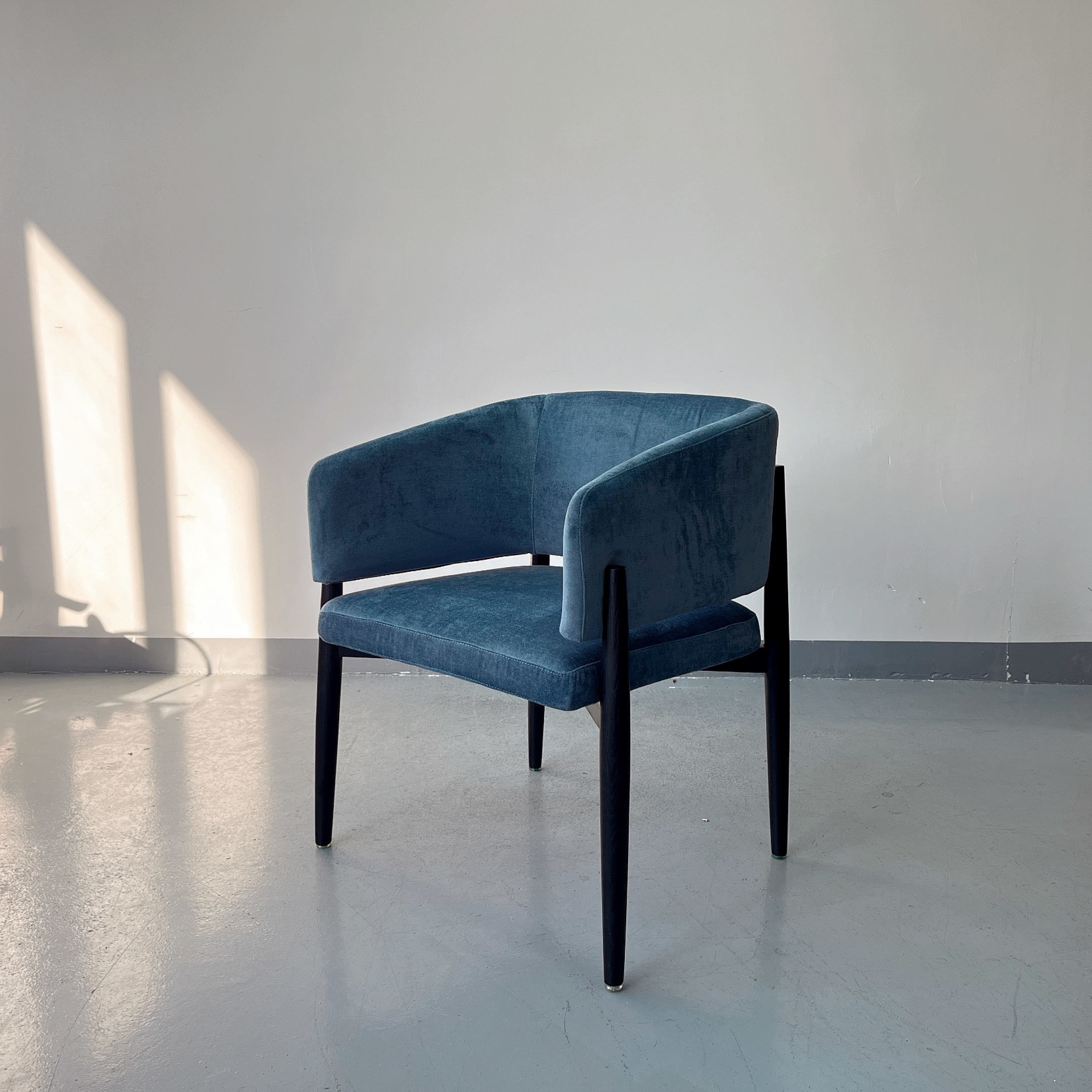 Sunrise Oriental Furniture- Frank Porro Easy Chair SOQ-1030BW