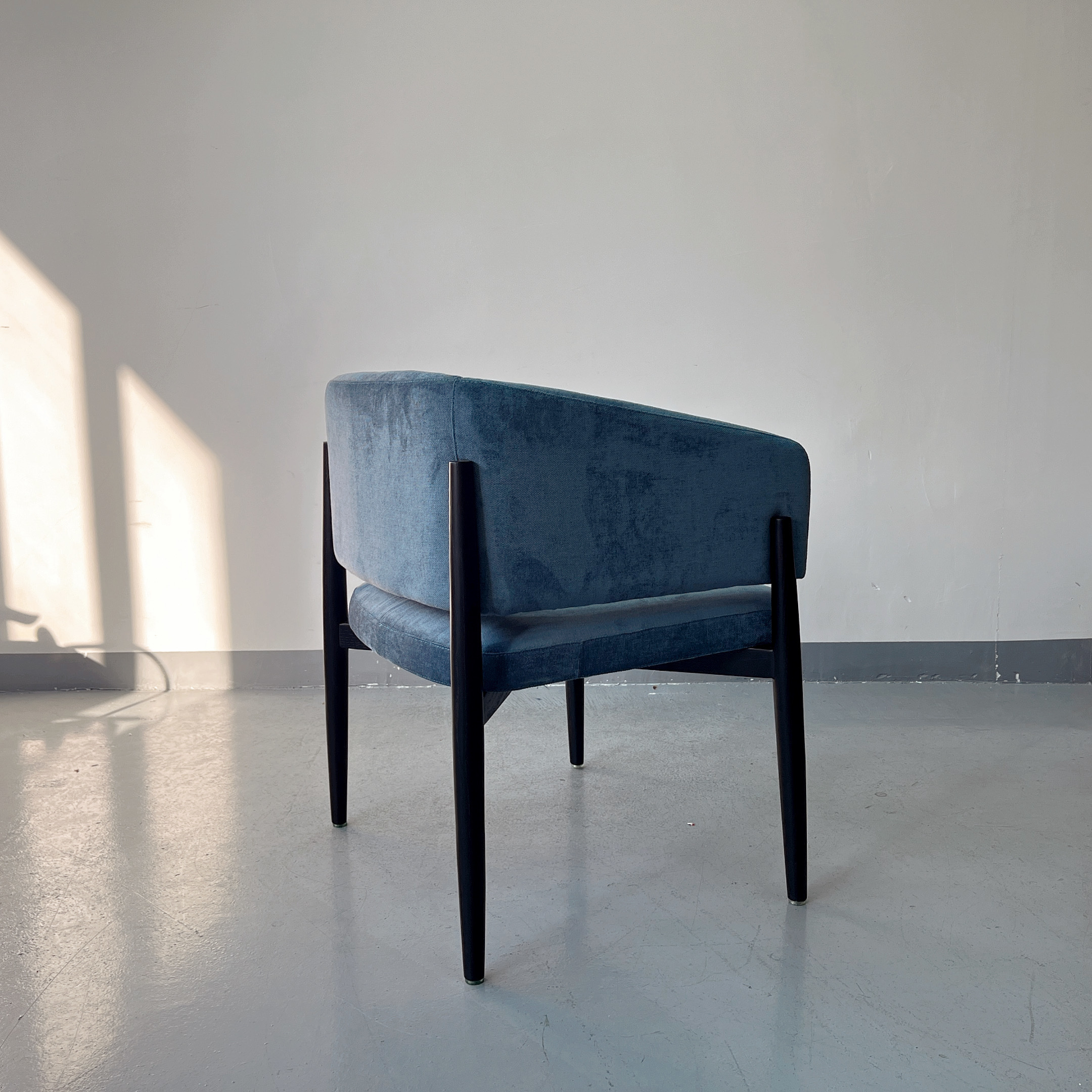 Sunrise Oriental Furniture- Frank Porro Easy Chair SOQ-1030BW