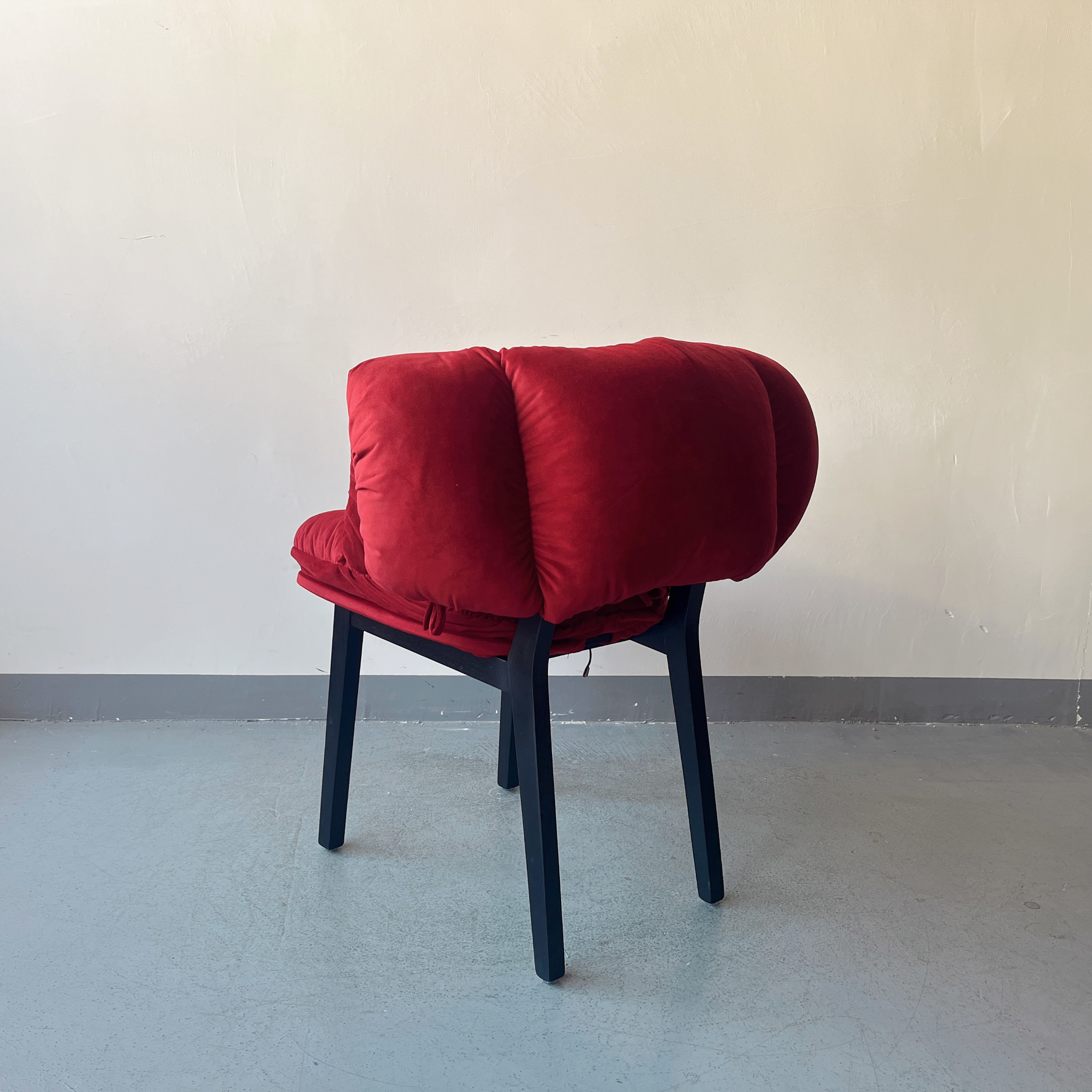Sunrise Oriental Furniture Edra Red Velvet Accent Chair