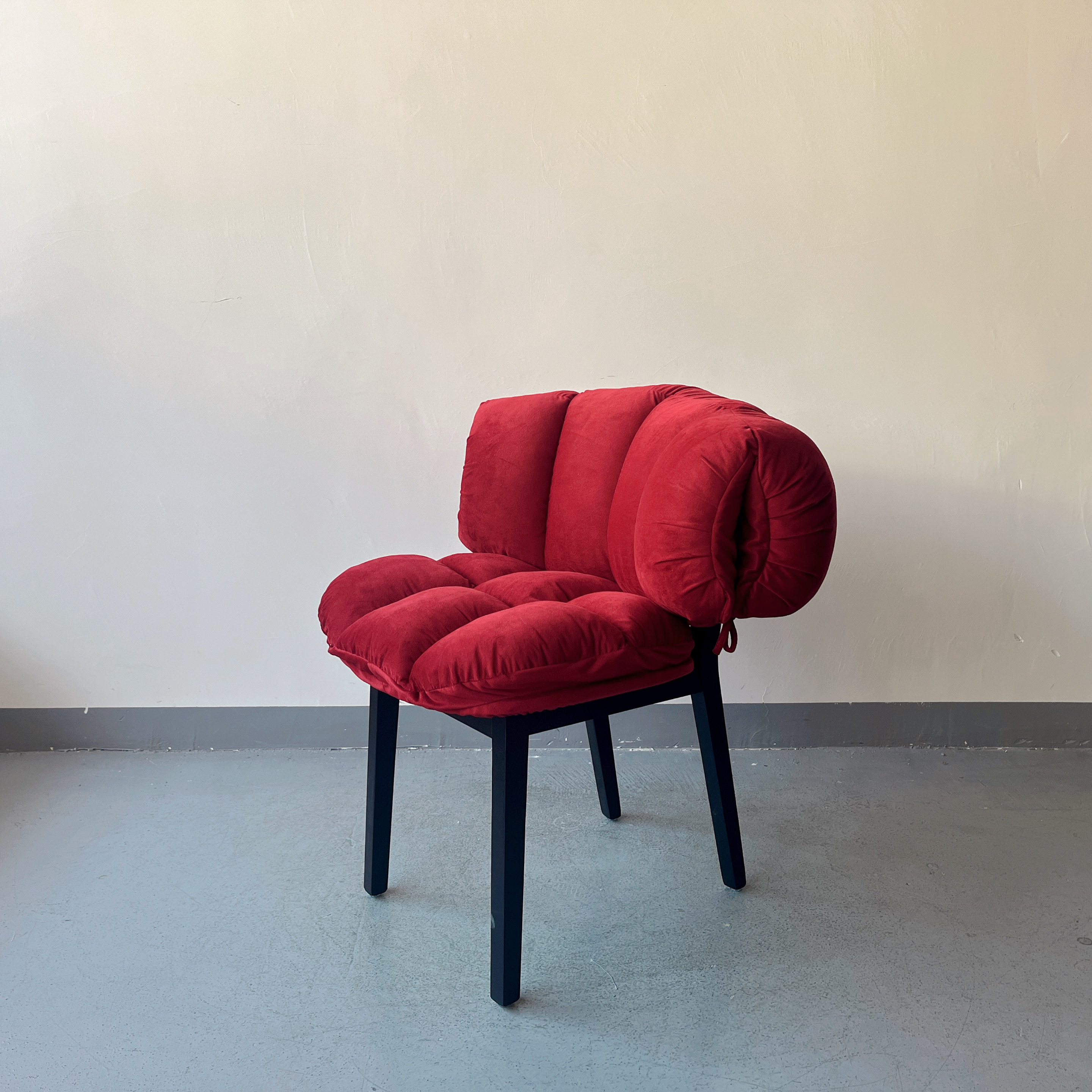 Sunrise Oriental Furniture Edra Red Velvet Accent Chair