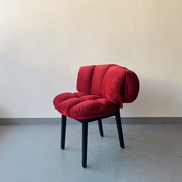 Sunrise Oriental Furniture Edra Red Velvet Accent Chair