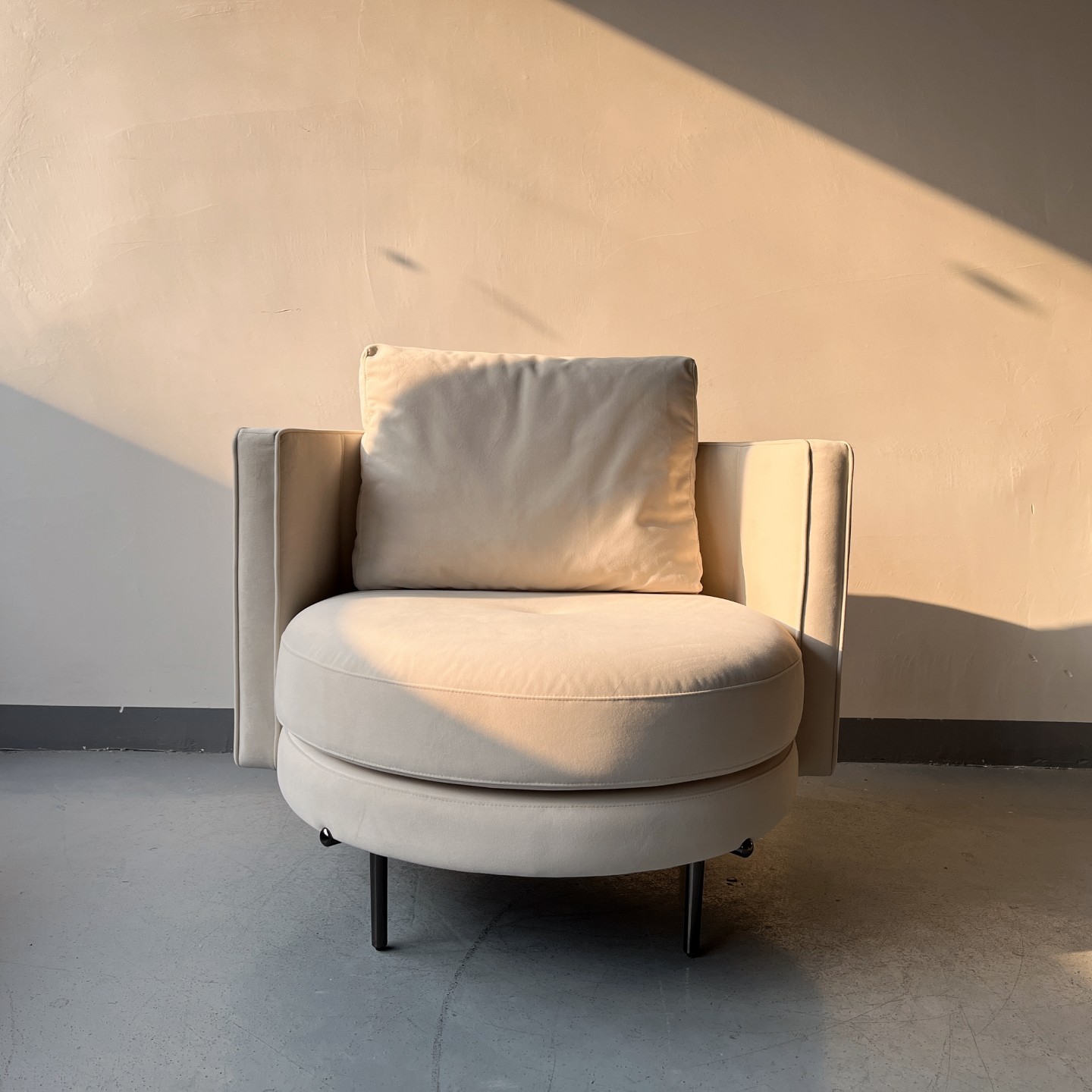 Sunrise Oriental Furniture- Hazel Lounge Chair