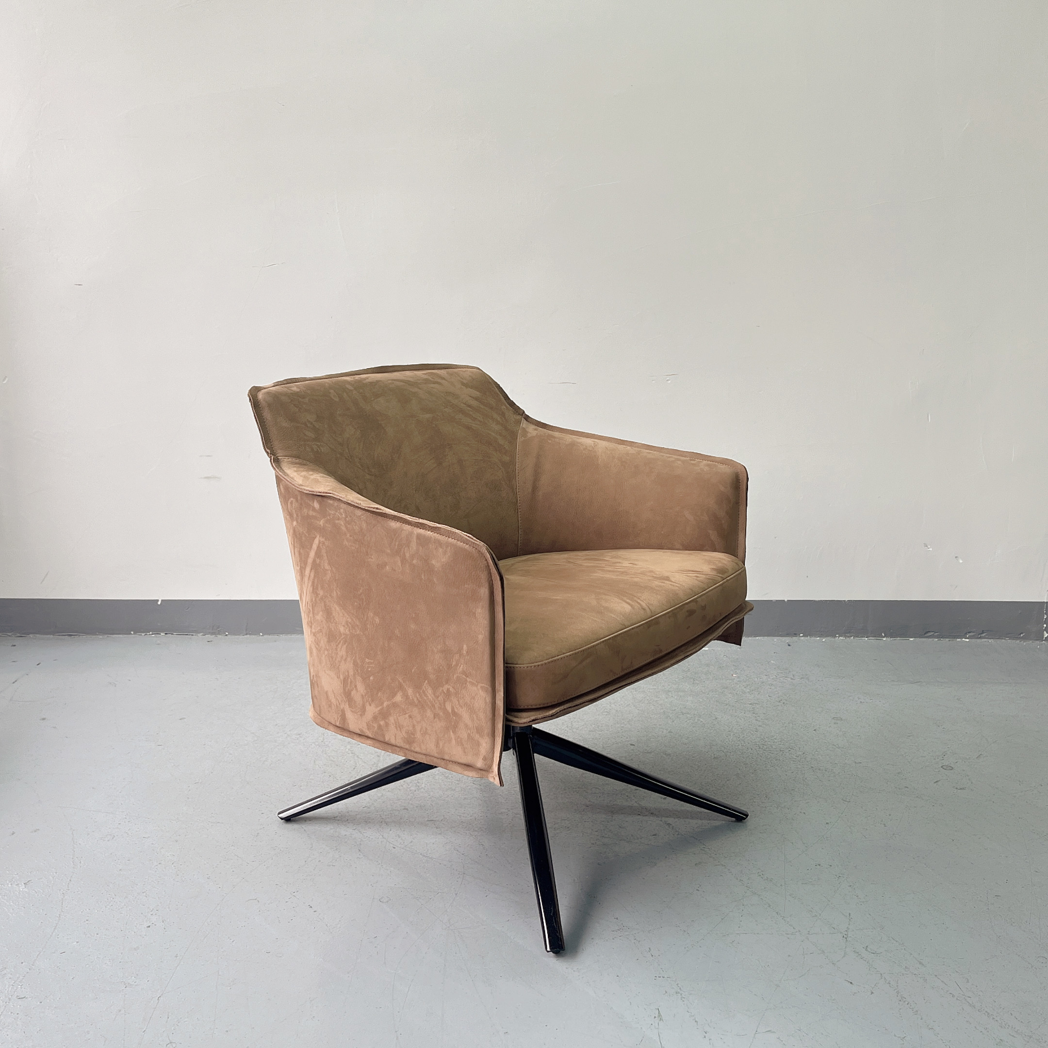 Sunrise Oriental Furniture - Crosby Swivel Lounge Chair