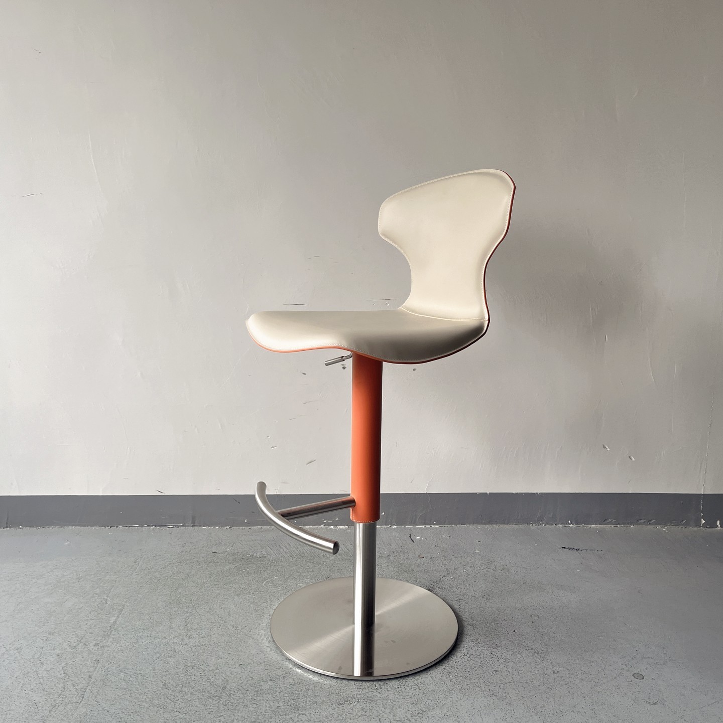 Sunrise Oreintal Furniture - Montera Column base stool