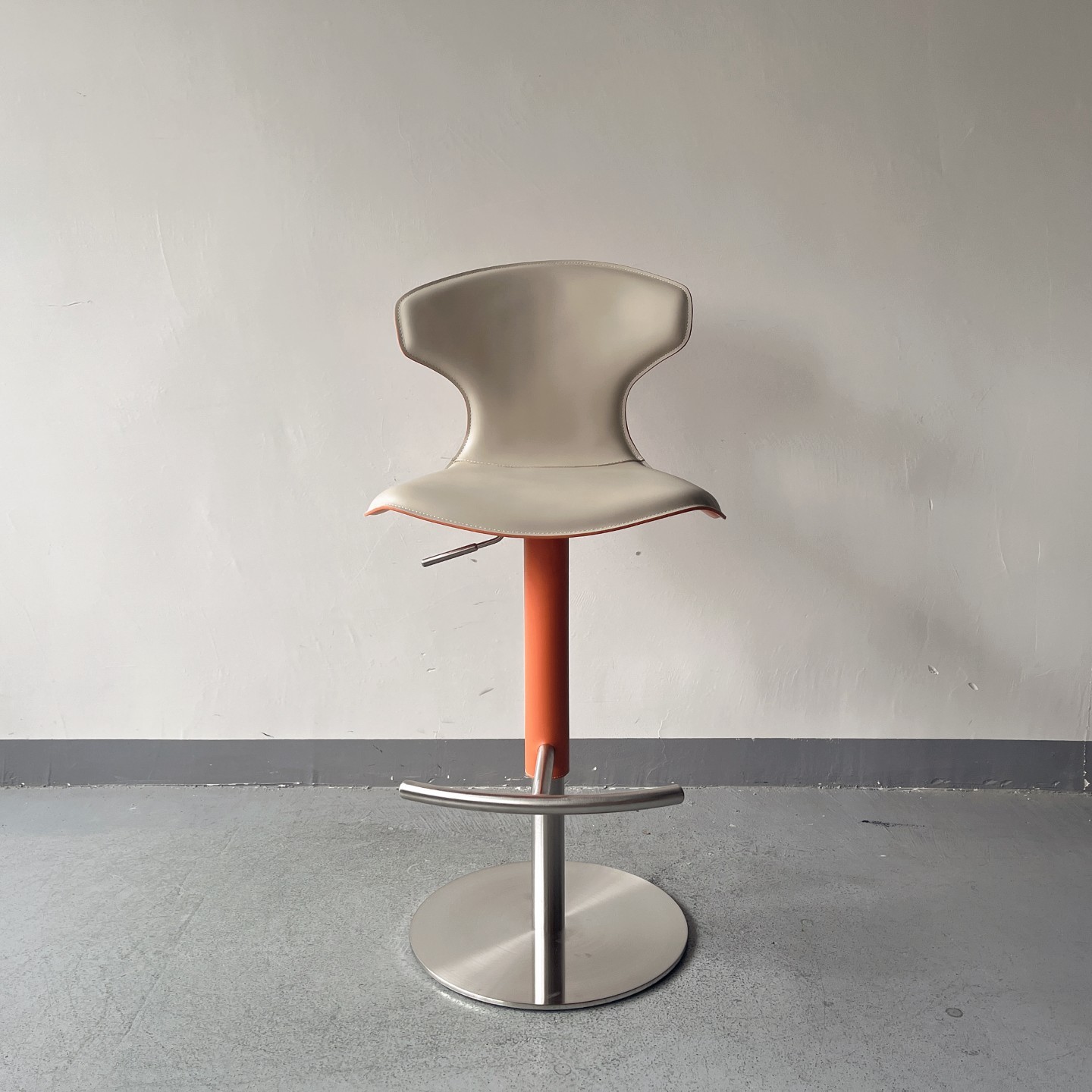 Sunrise Oreintal Furniture - Montera Column base stool