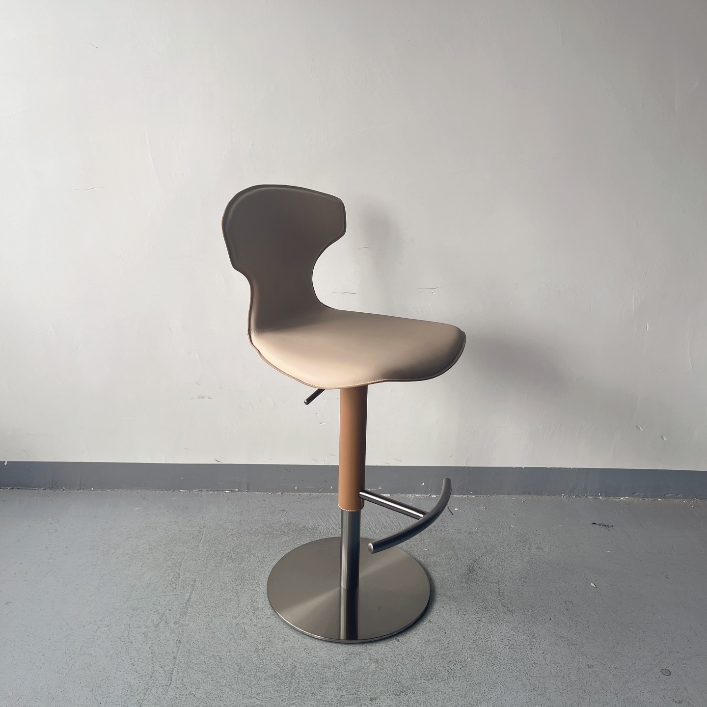 Sunrise Oreintal Furniture - Montera Column base stool