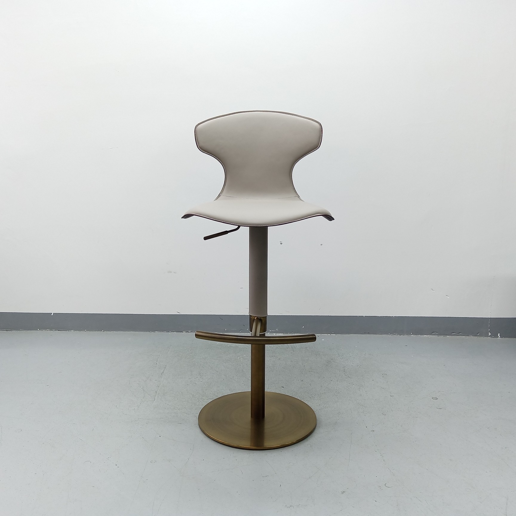Sunrise Oreintal Furniture - Montera Column base stool