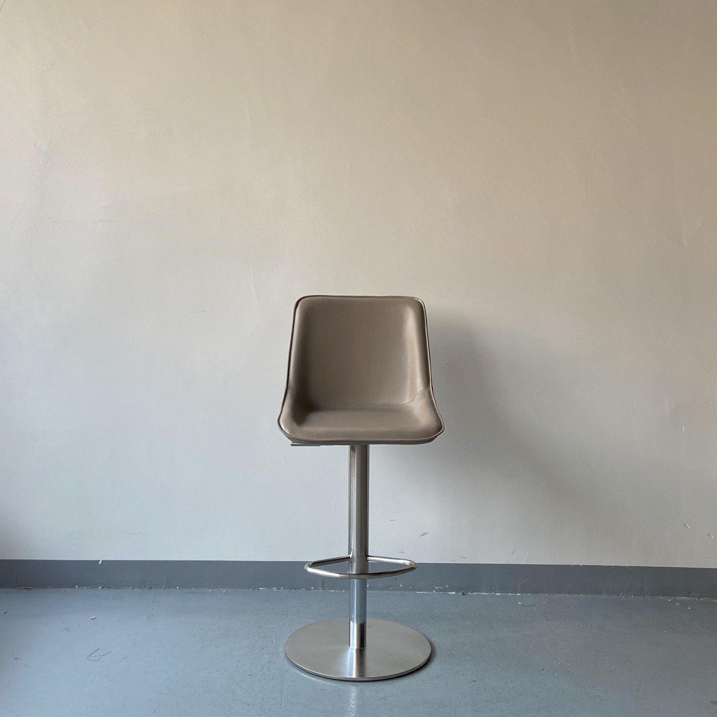 Sunrise Oriental Furniture - Adjustable Height & Swivel Faux Leather Barstool