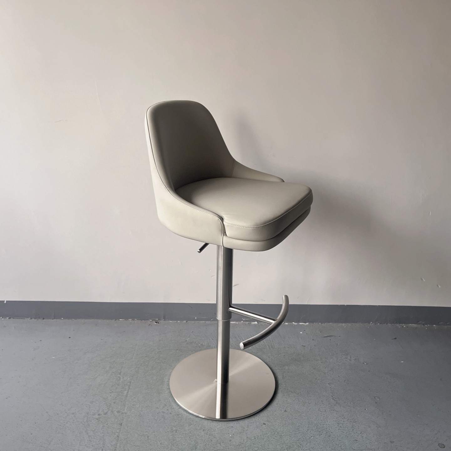 Sunrise Oriental Furniture - Walter Knoll Adjustable Bar Stool