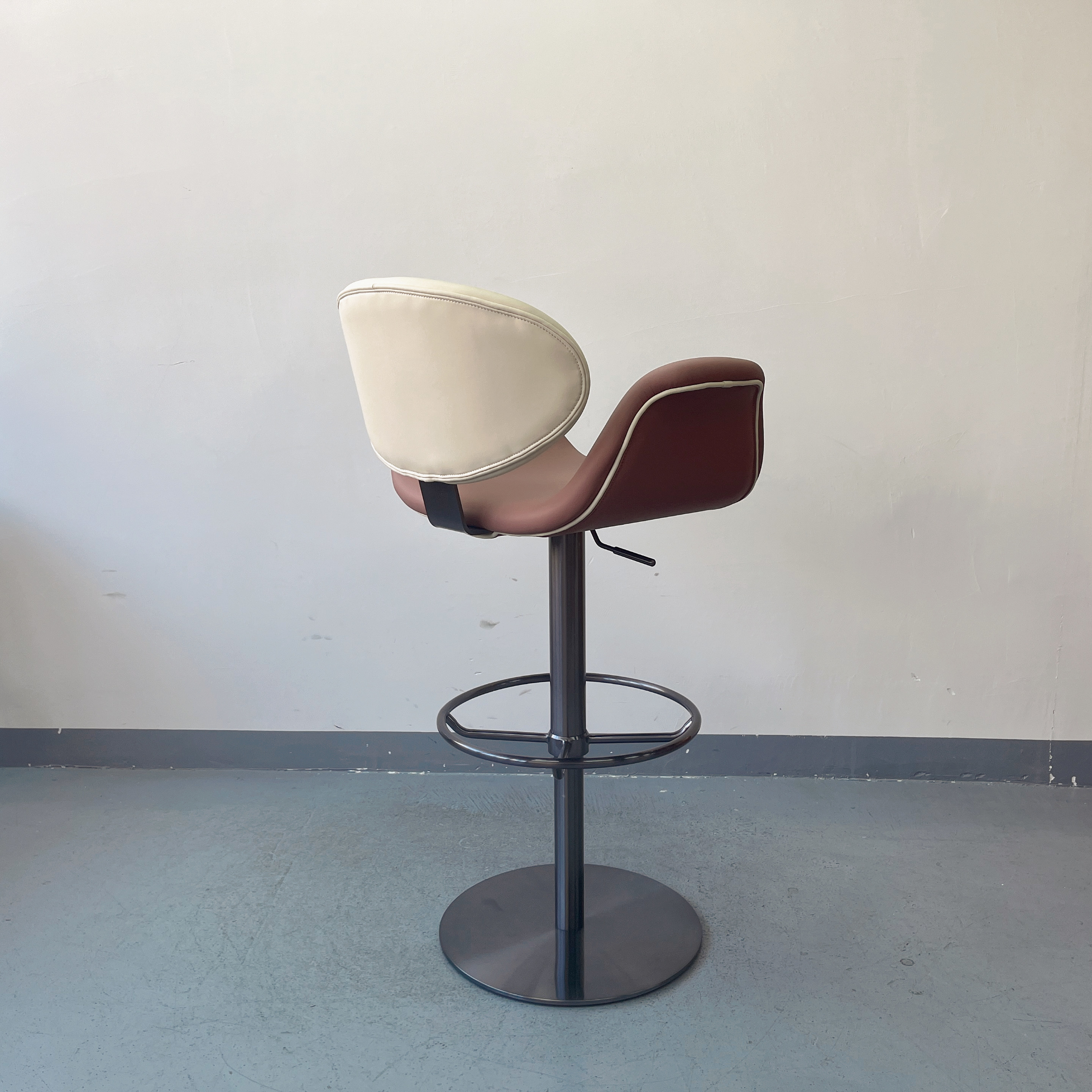 Sunrise Oriental Furniture - the Bellatier Swivel Bar Stool