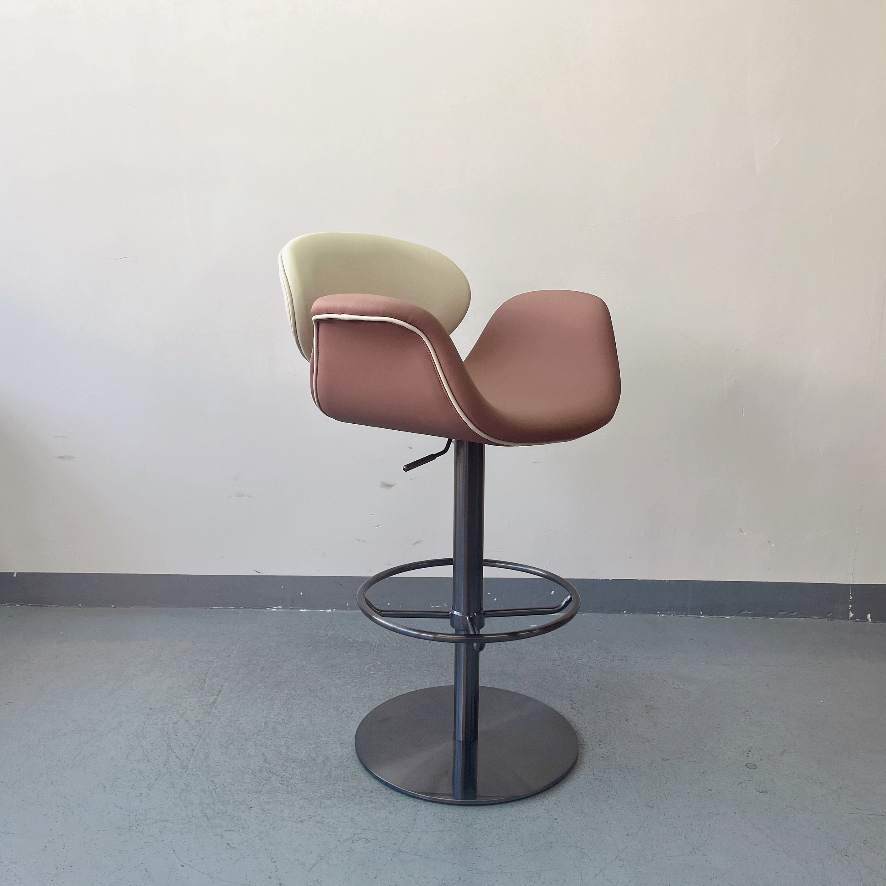 Sunrise Oriental Furniture - the Bellatier Swivel Bar Stool