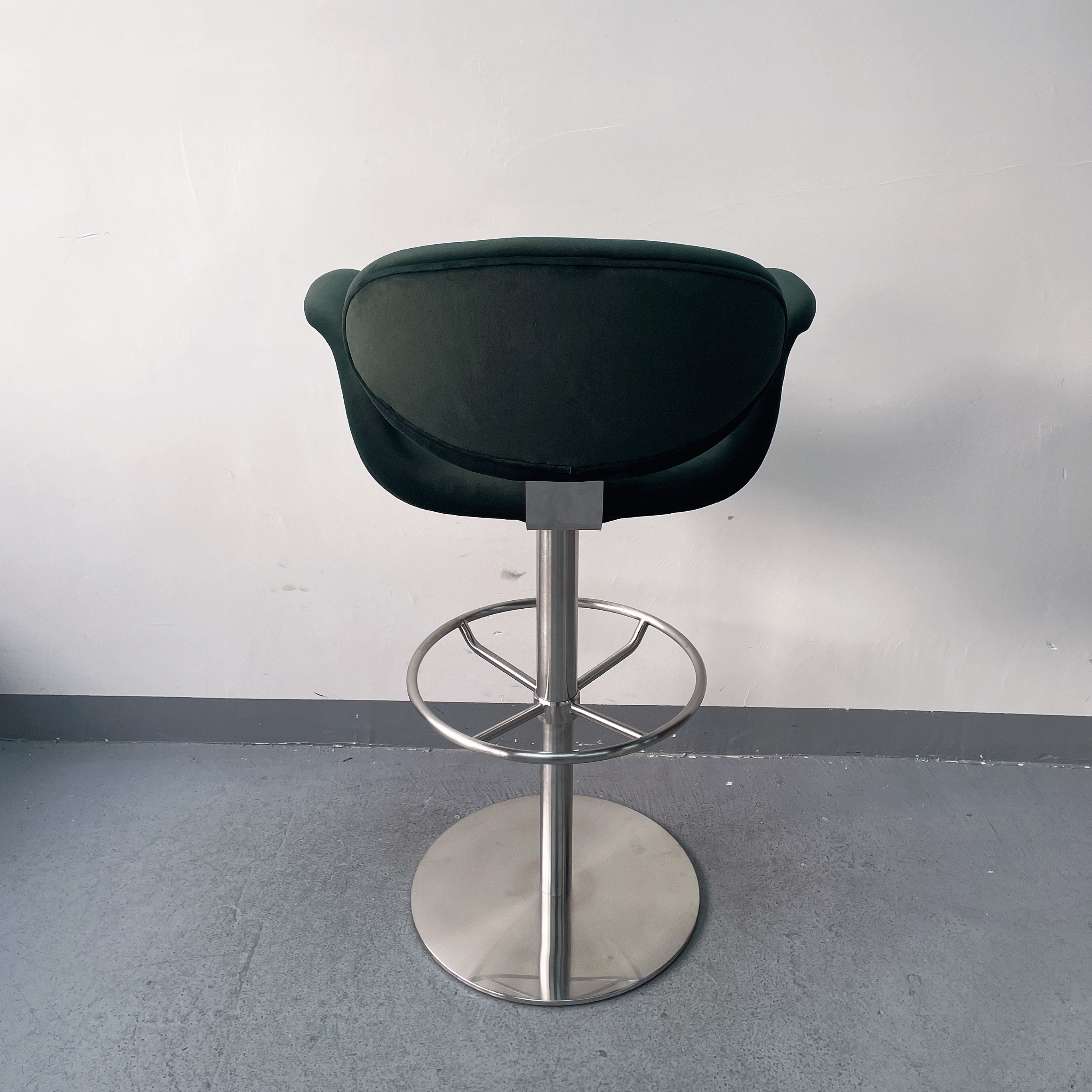 Sunrise Oriental Furniture - the Bellatier Swivel Bar Stool