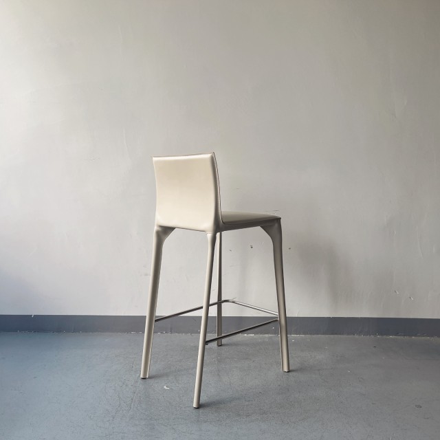 Sunrise Oriental Furniture - the Tarine Saddle Leather Bar Stool