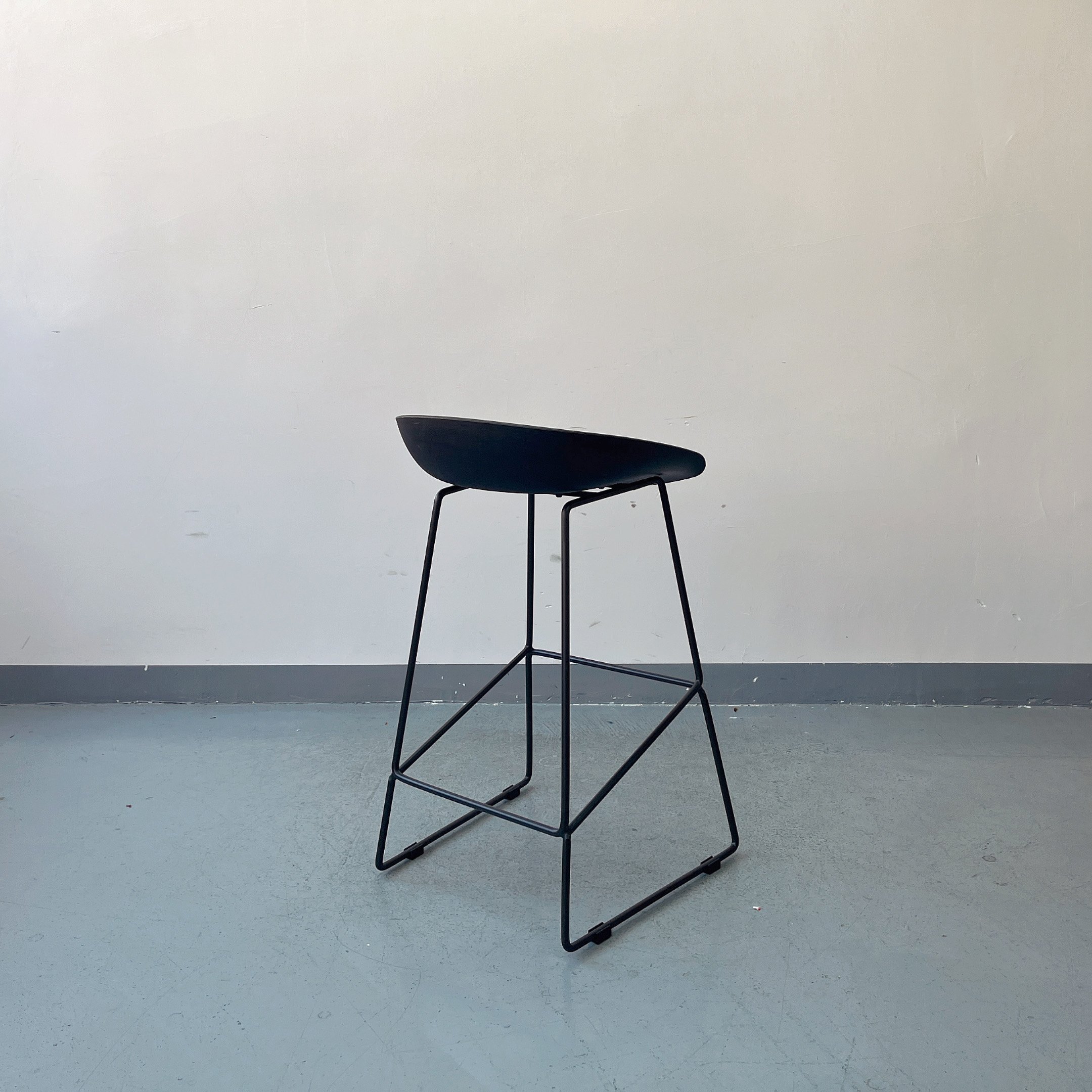 Sunrise Oriental Furniture - the About A Stool SXY-DB1