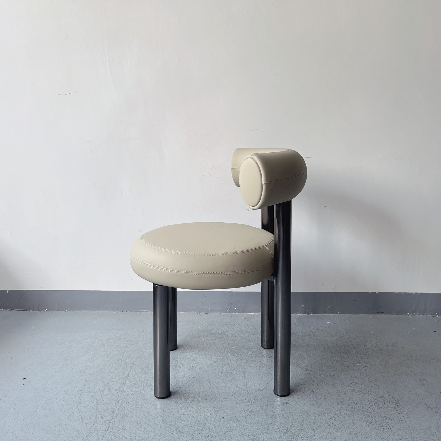 Sunrise Oriental Furniture - the Saralisa metal dining chair