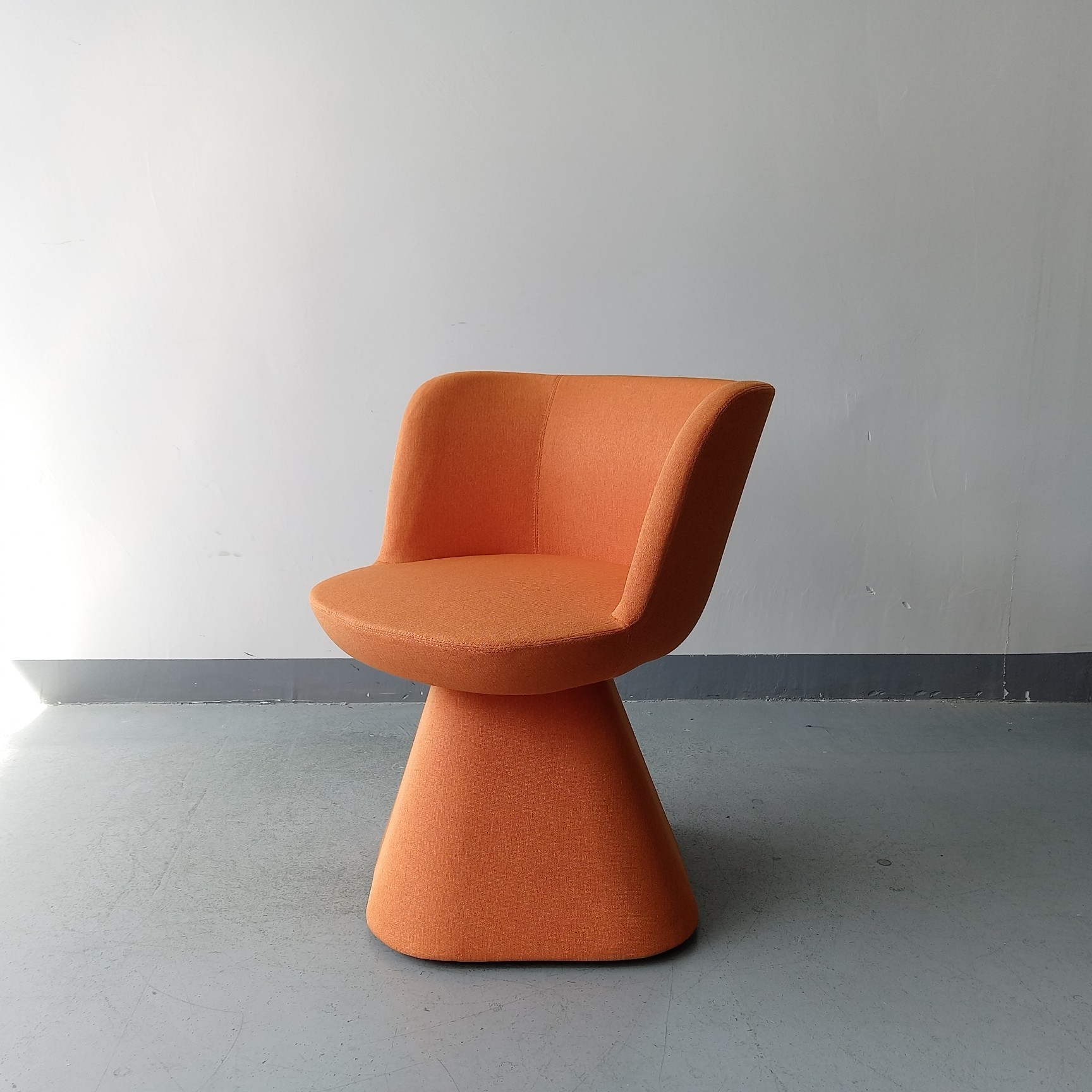Sunrise Oriental Furniture - Flair O’ Rotating Chair