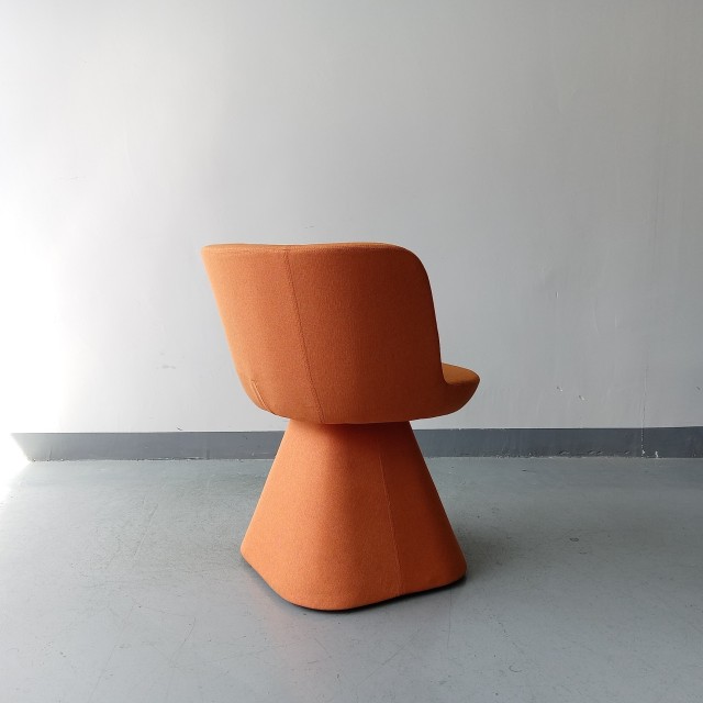 Sunrise Oriental Furniture - Flair O’ Rotating Chair