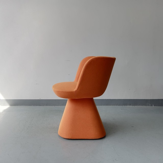 Sunrise Oriental Furniture - Flair O’ Rotating Chair