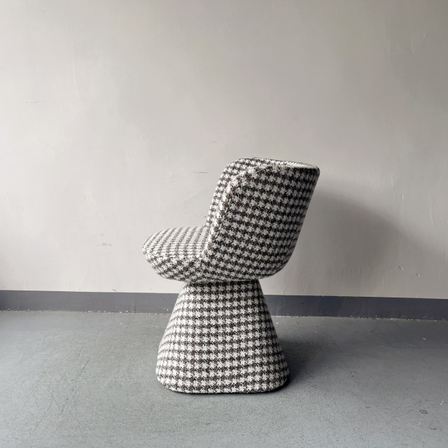 Sunrise Oriental Furniture - Flair O’ Rotating Chair