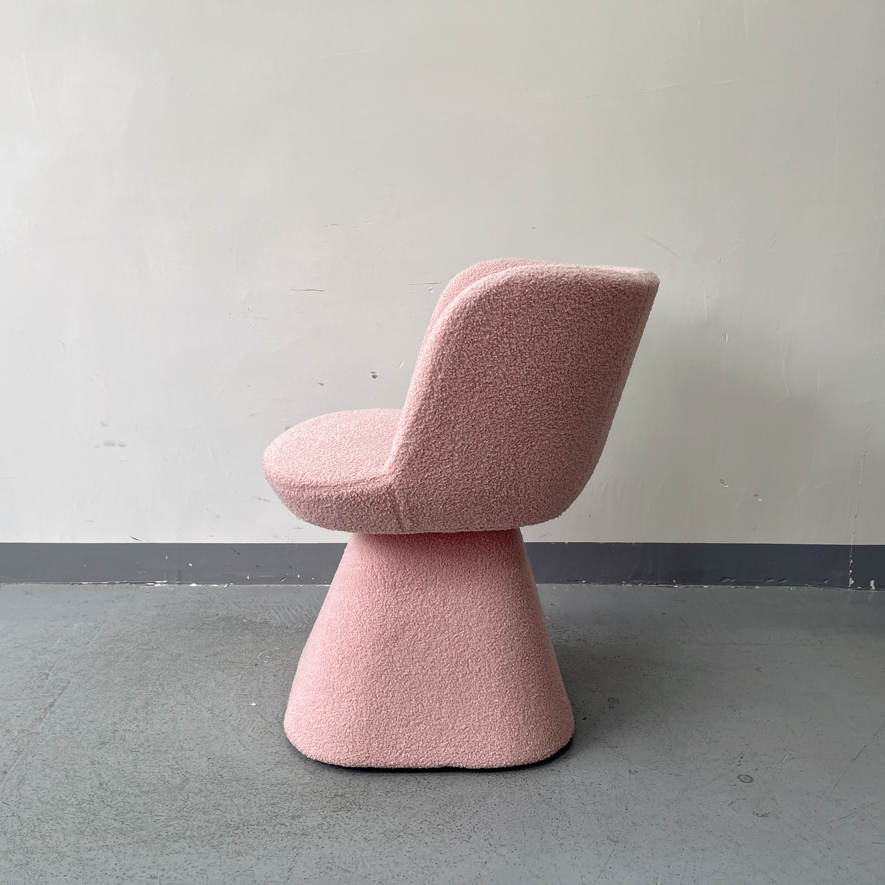 Sunrise Oriental Furniture - Flair O’ Rotating Chair