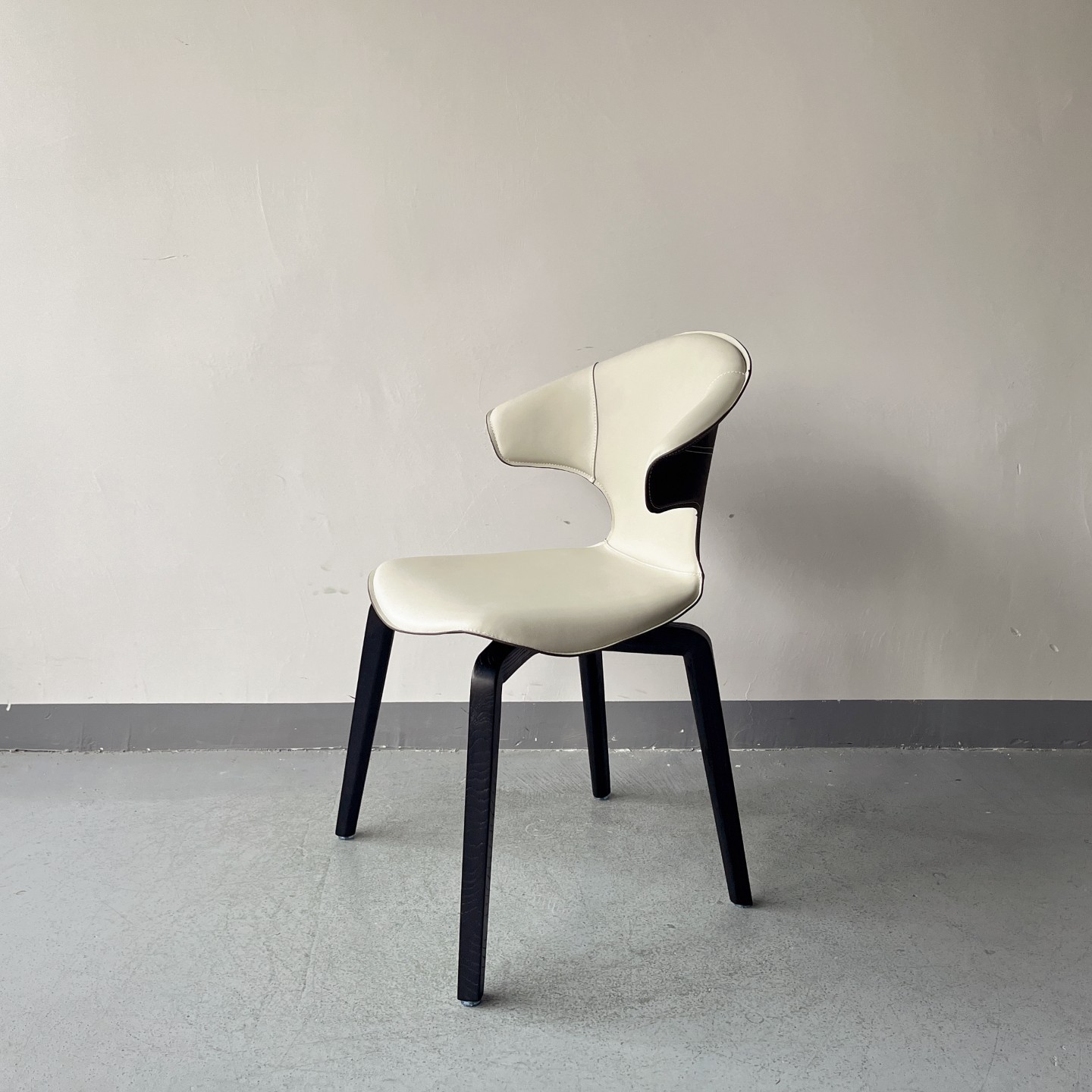 Sunrise Oriental Furniture - the MONTERA Leather Armchair
