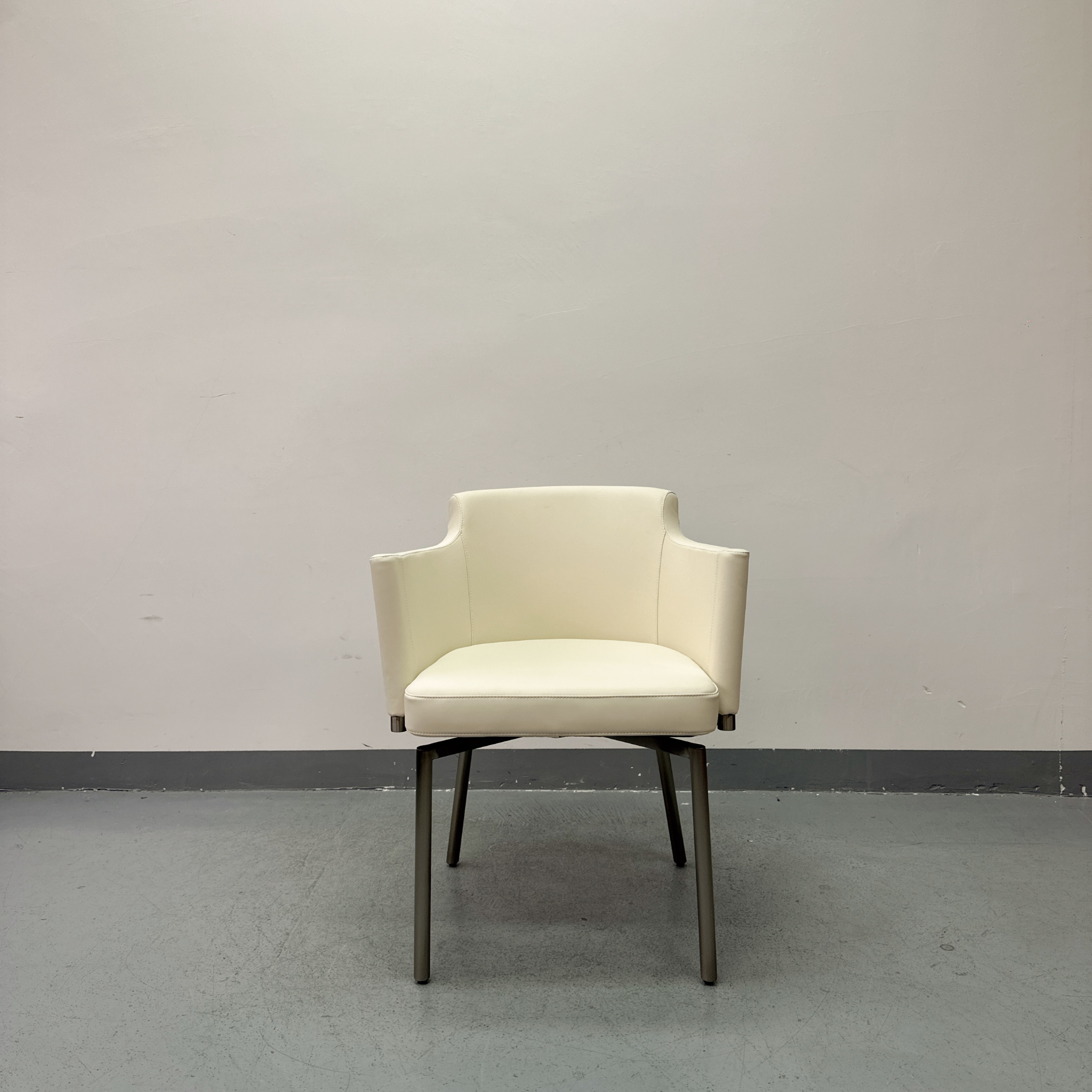 Sunrise Oriental Furniture - the Casabianca Home Suzzie 180-Degree Swivel Arm Dining Chair