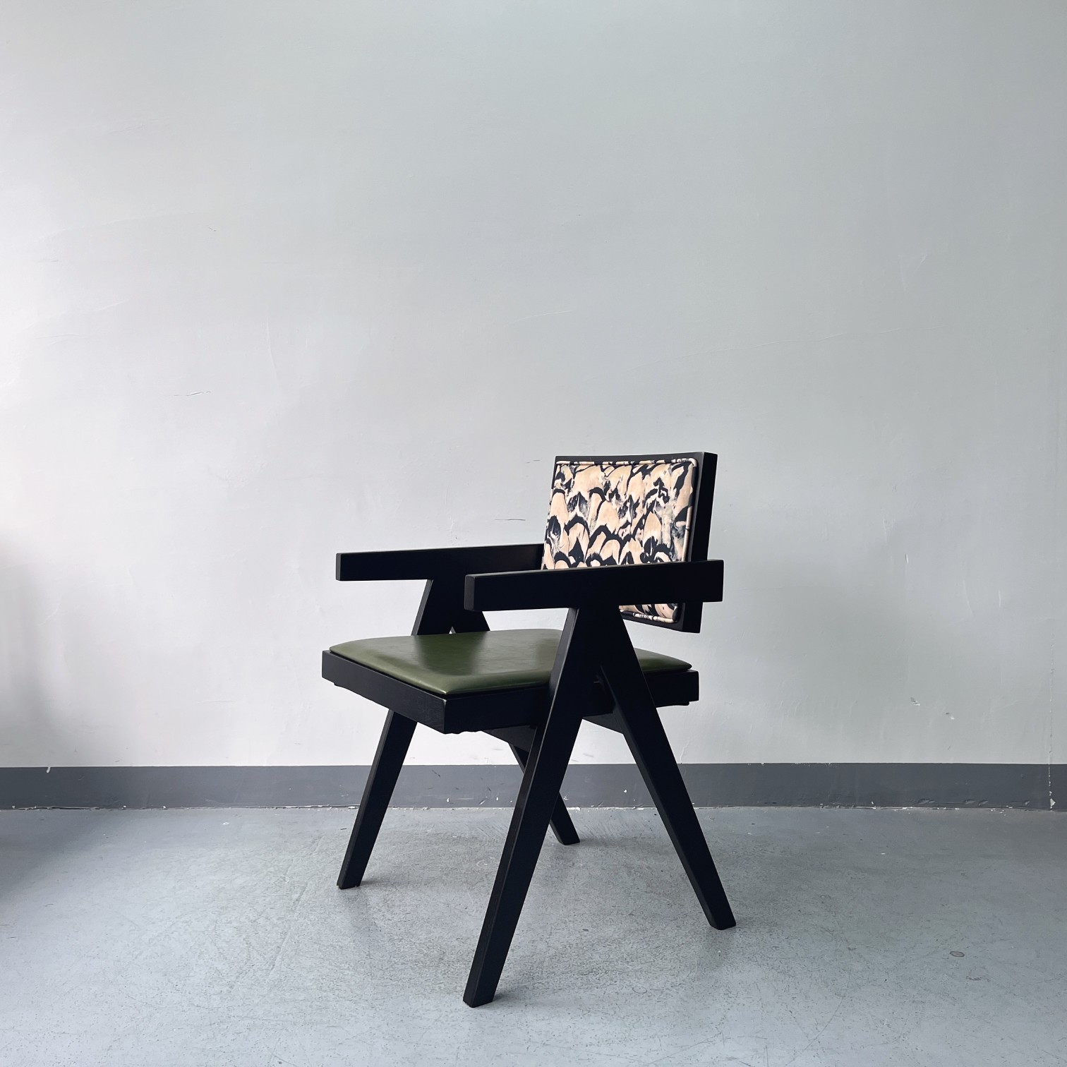 Sunrise Oriental Furniture - the Jasper Dining Chair