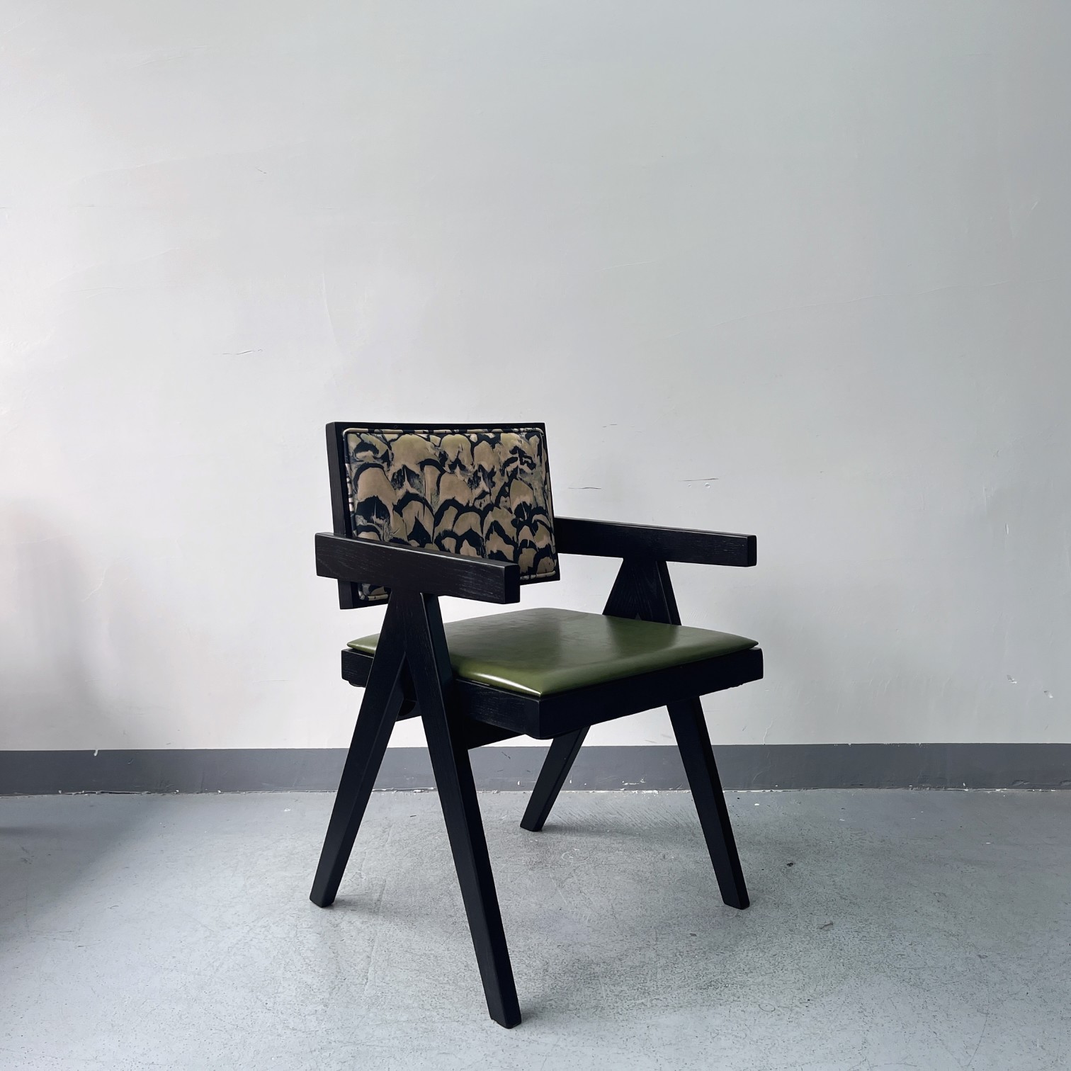 Sunrise Oriental Furniture - the Jasper Dining Chair