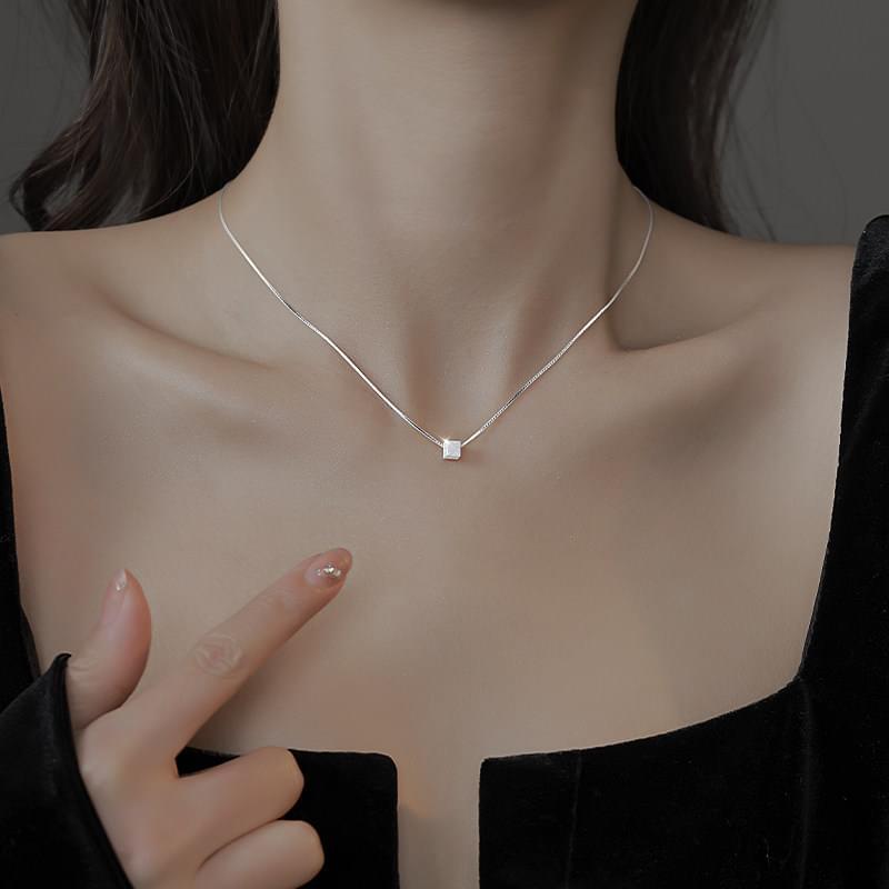 Ladies Sterling 925 Square Cube Clavicle Necklace