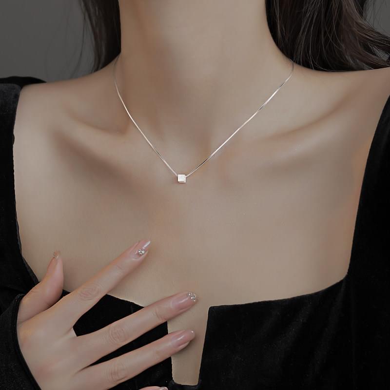 Ladies Sterling 925 Square Cube Clavicle Necklace